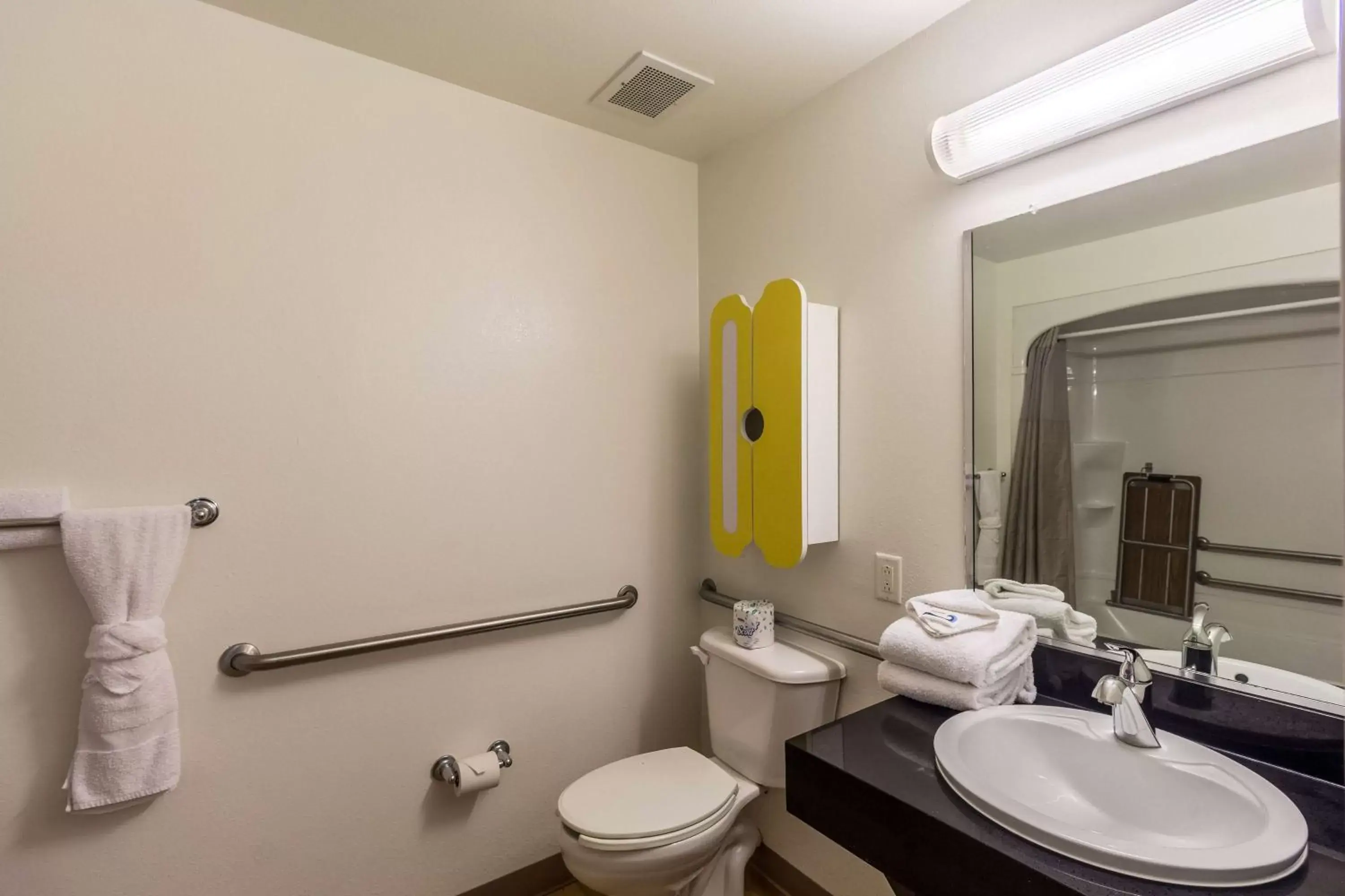 Photo of the whole room, Bathroom in Studio 6-Mcallen, TX