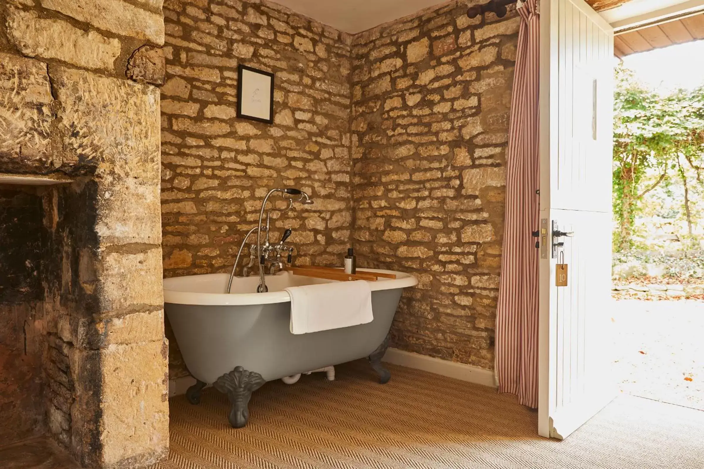 Bedroom, Bathroom in The Lamb Inn