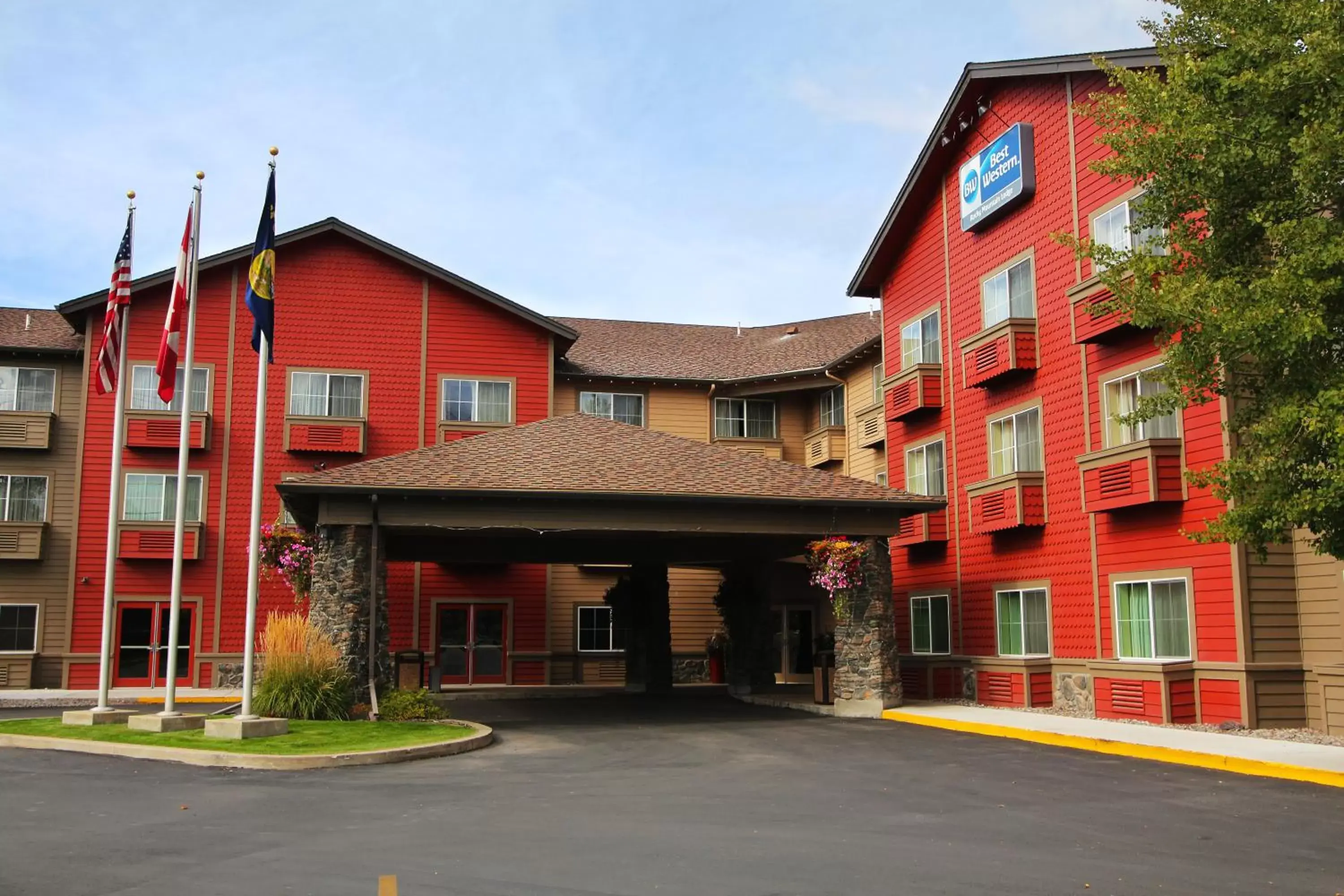 Property Building in Best Western Rocky Mountain Lodge