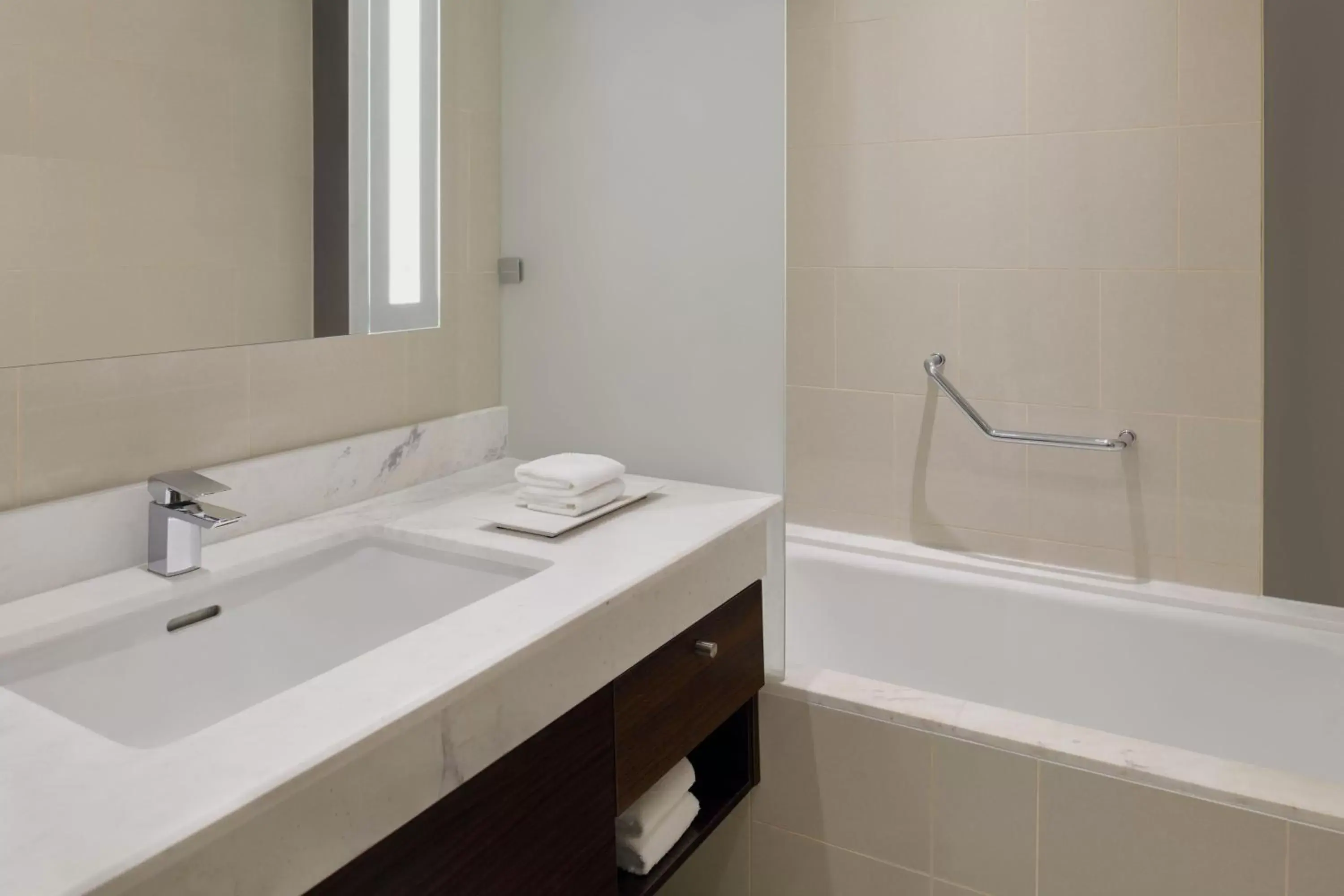 Photo of the whole room, Bathroom in Delta Hotels by Marriott City Center Doha