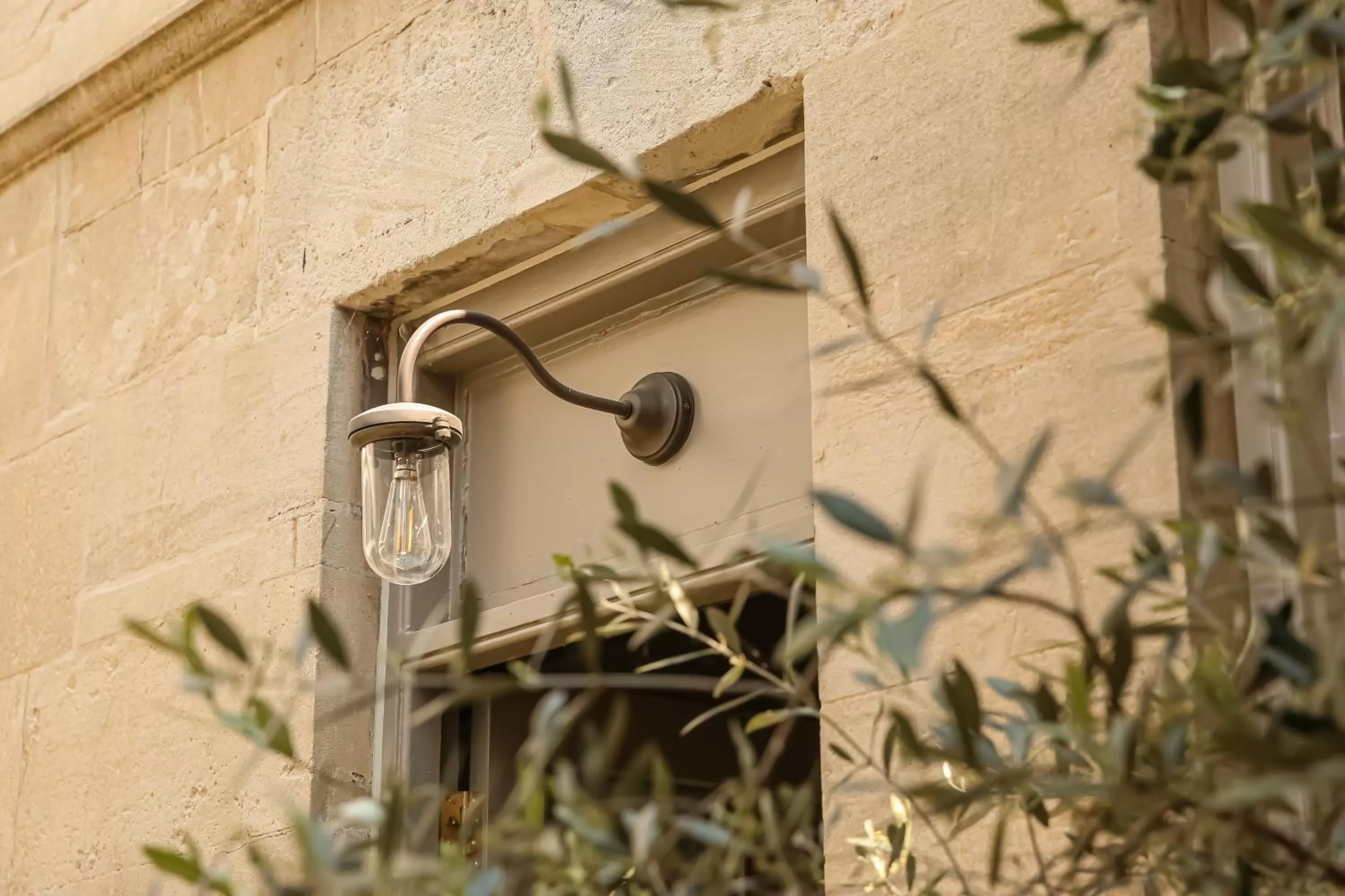Inner courtyard view in The Yard in Bath Hotel