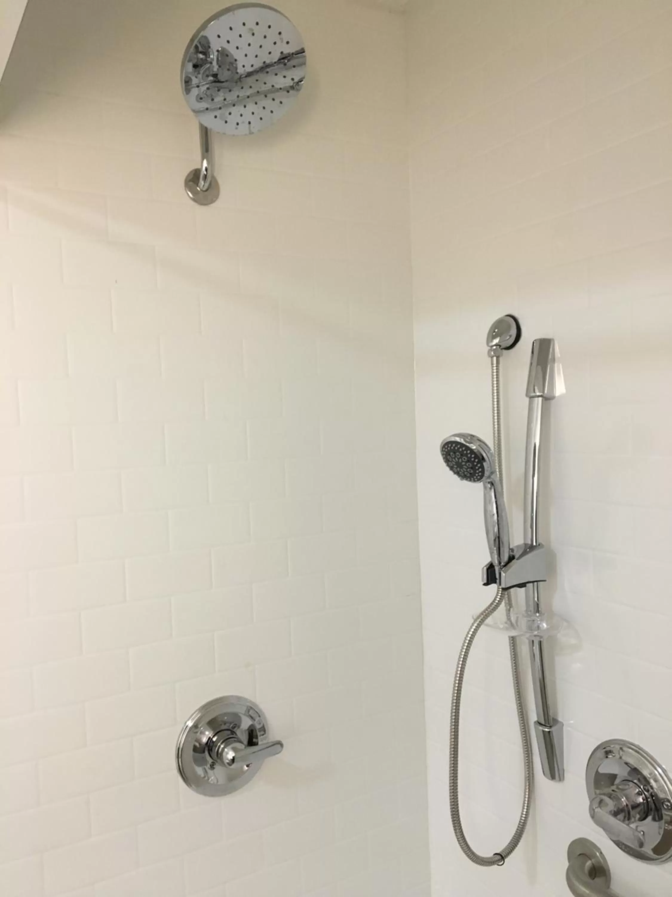 Shower in Milford Inn