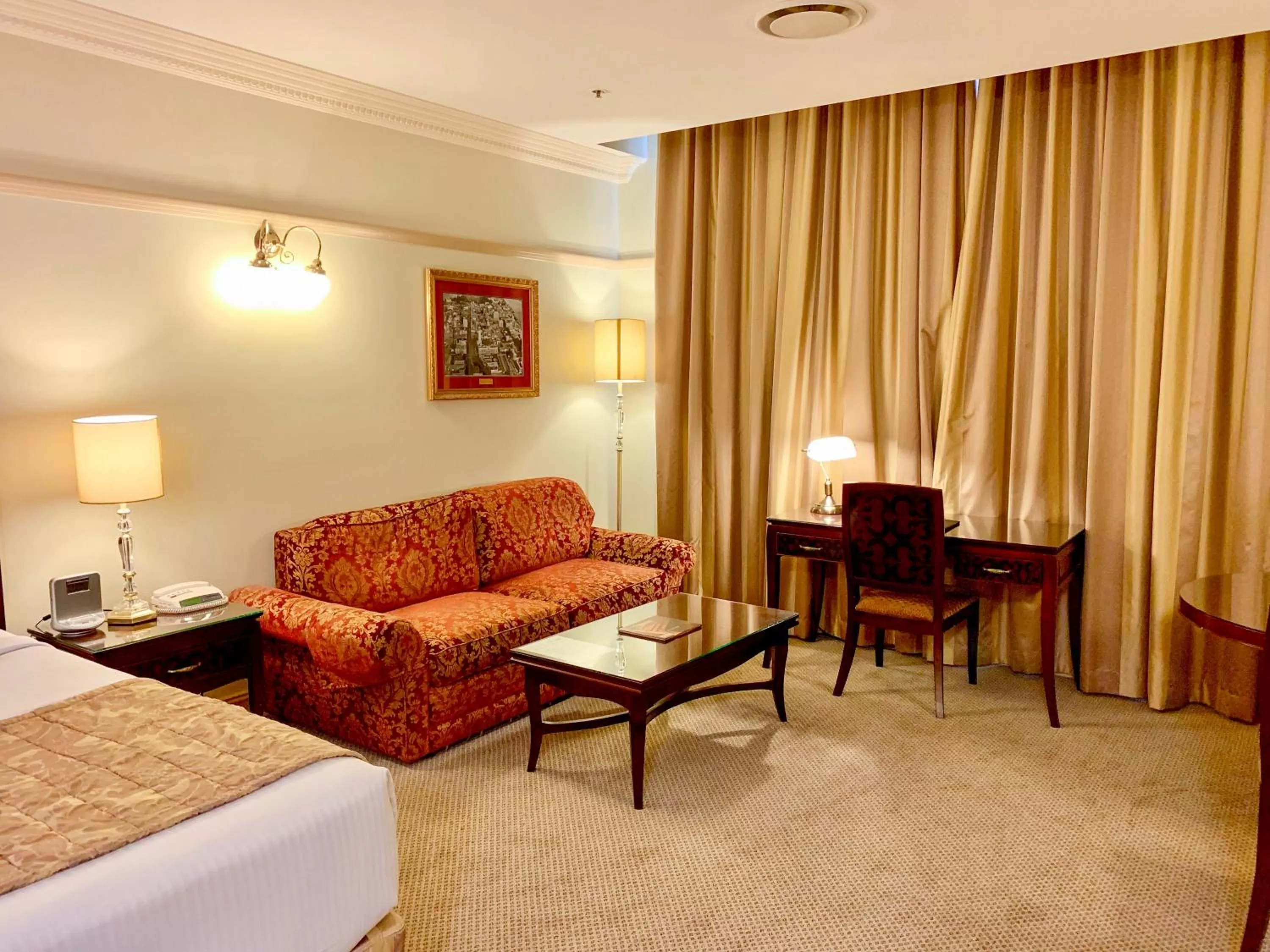 Seating area in Royal Albert Hotel