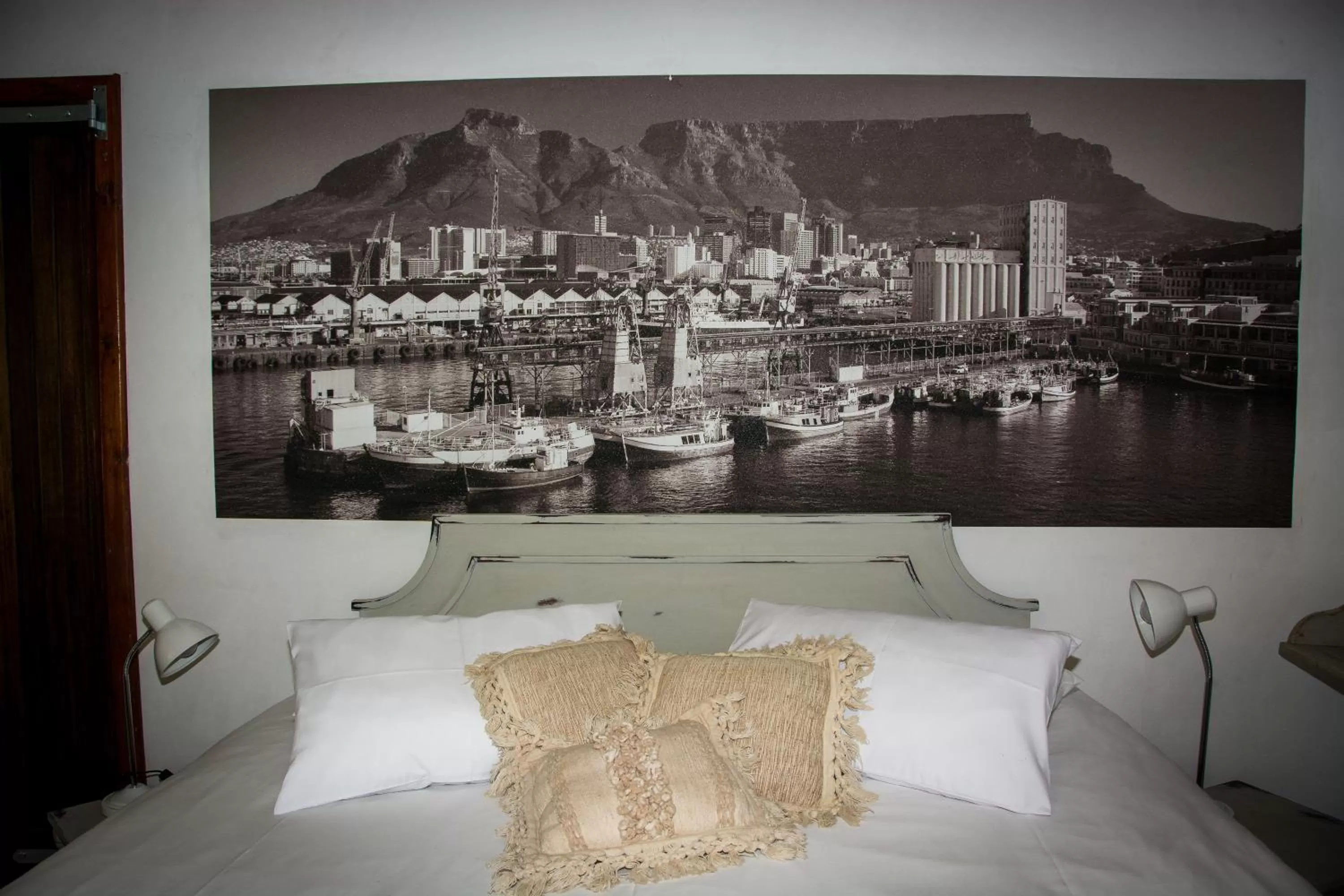 Bed in Aquaelberg Place