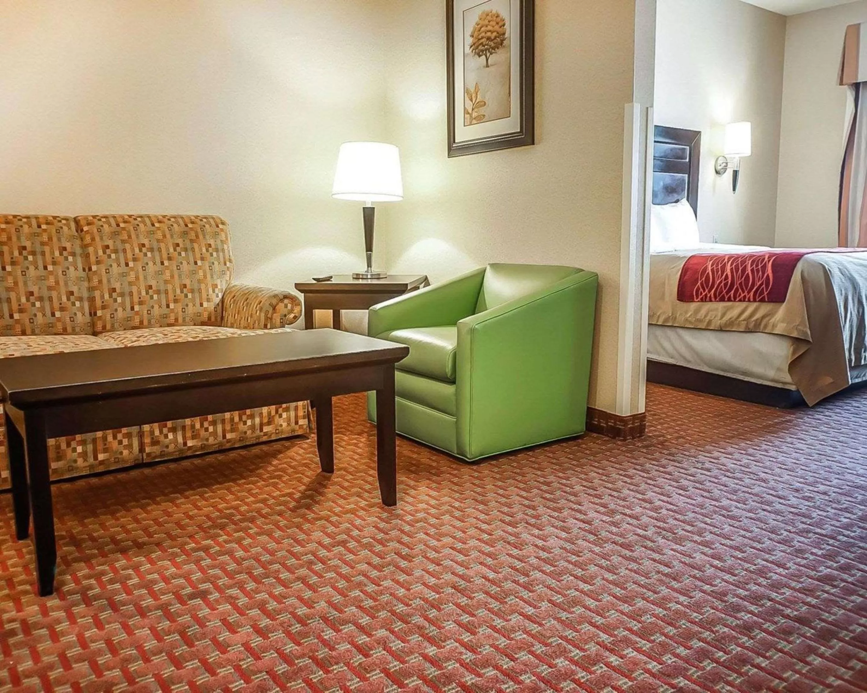 Photo of the whole room, Bed in Quality Inn & Suites Roswell North