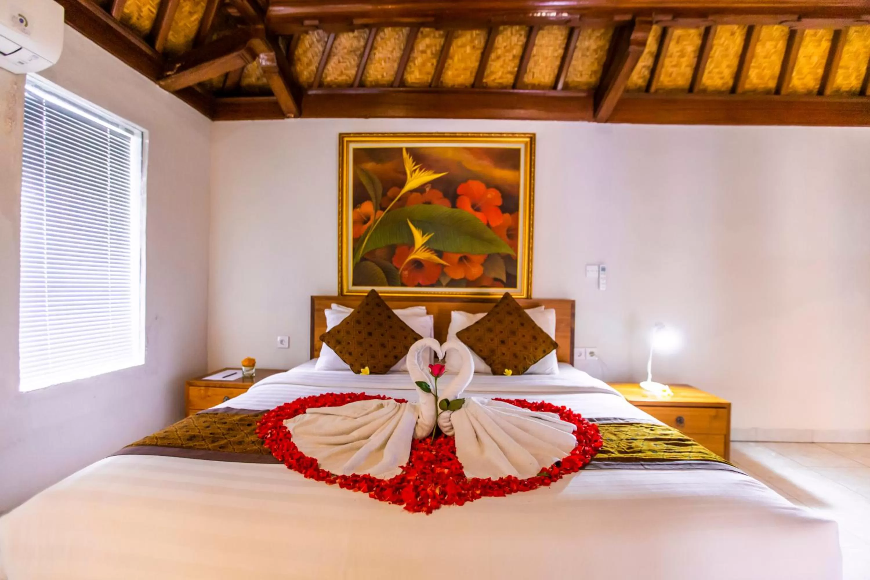 Bed in Seken Cottages Ubud