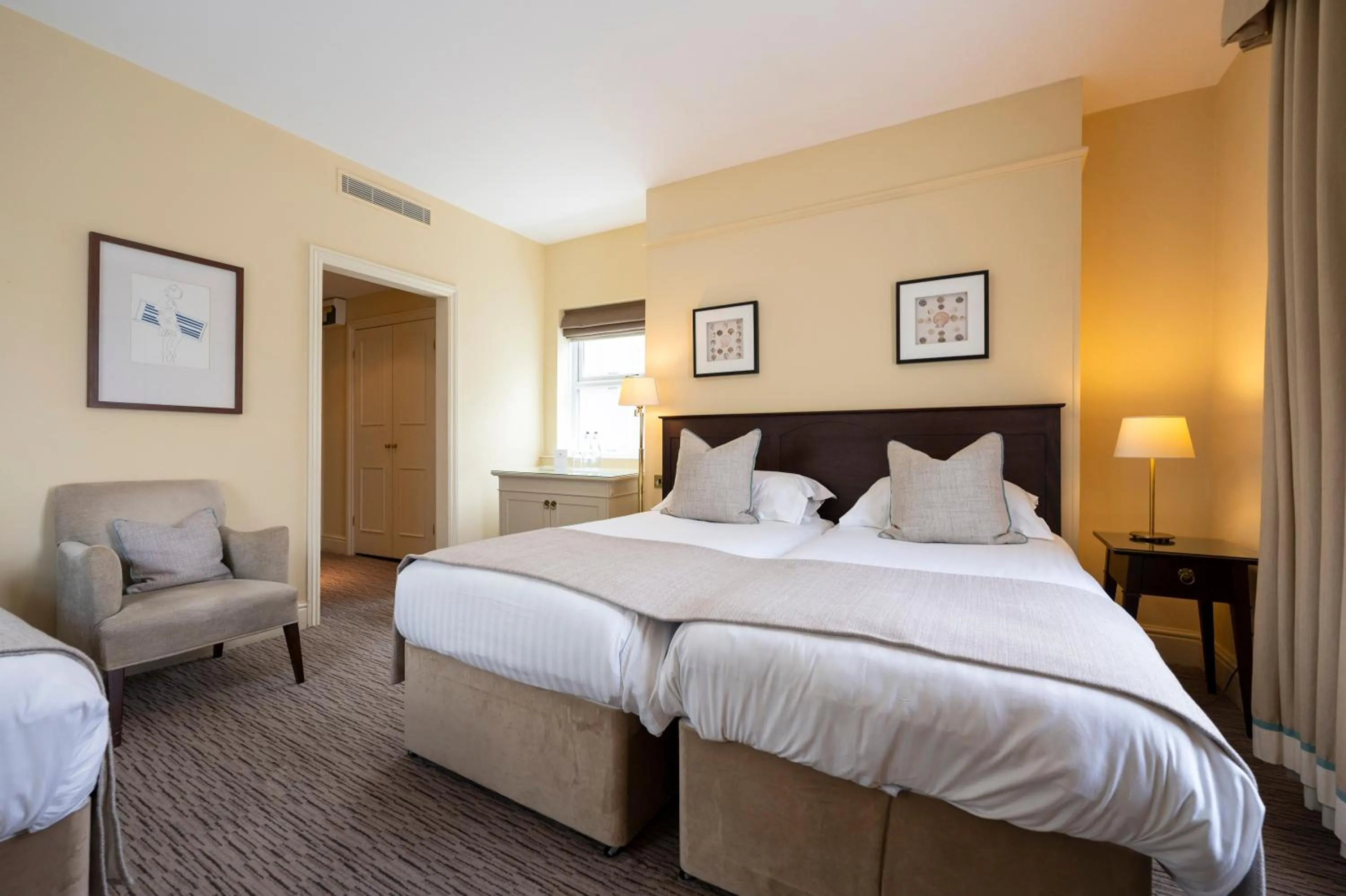Large Double or Twin Room in St George's Hotel - Llandudno