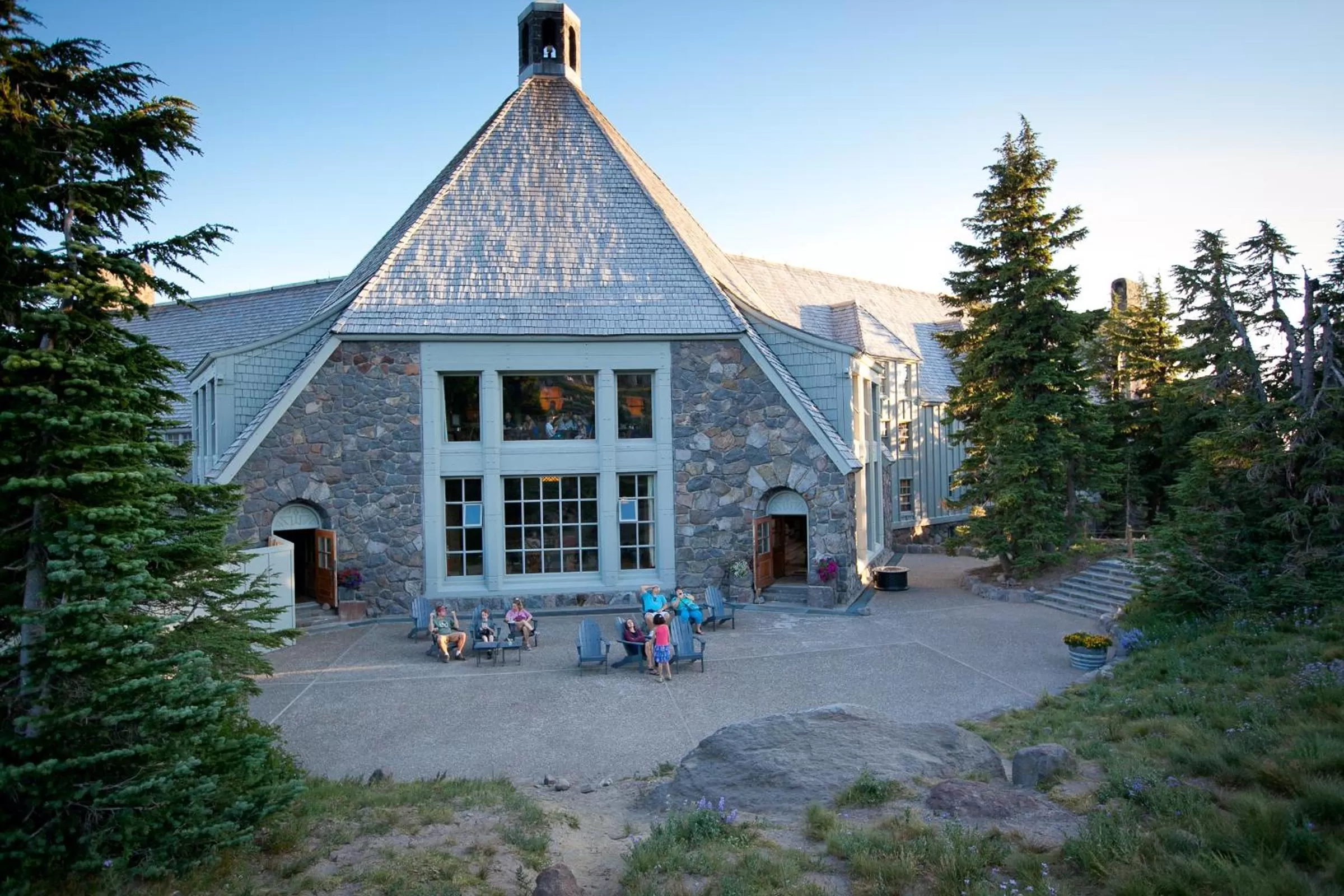Facade/entrance in Timberline Lodge
