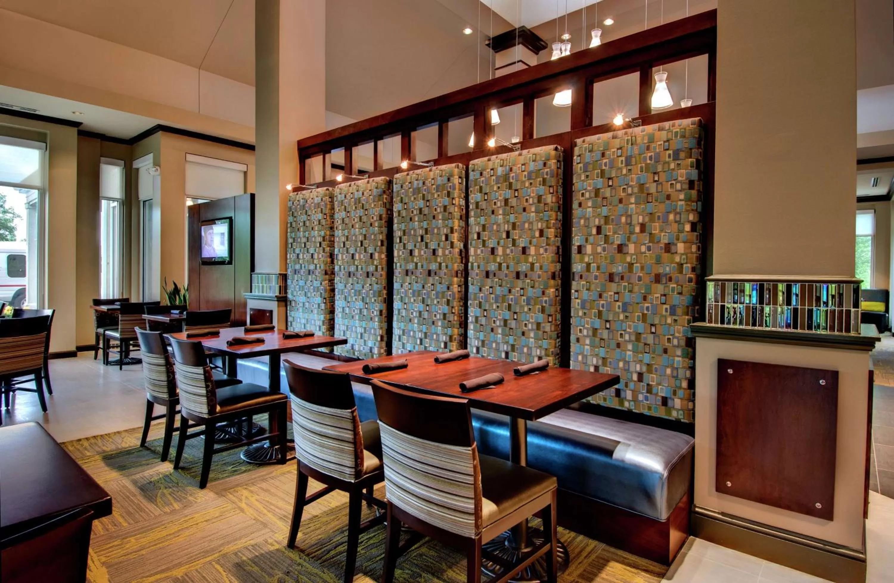 Restaurant/places to eat in Hilton Garden Inn Albany Airport