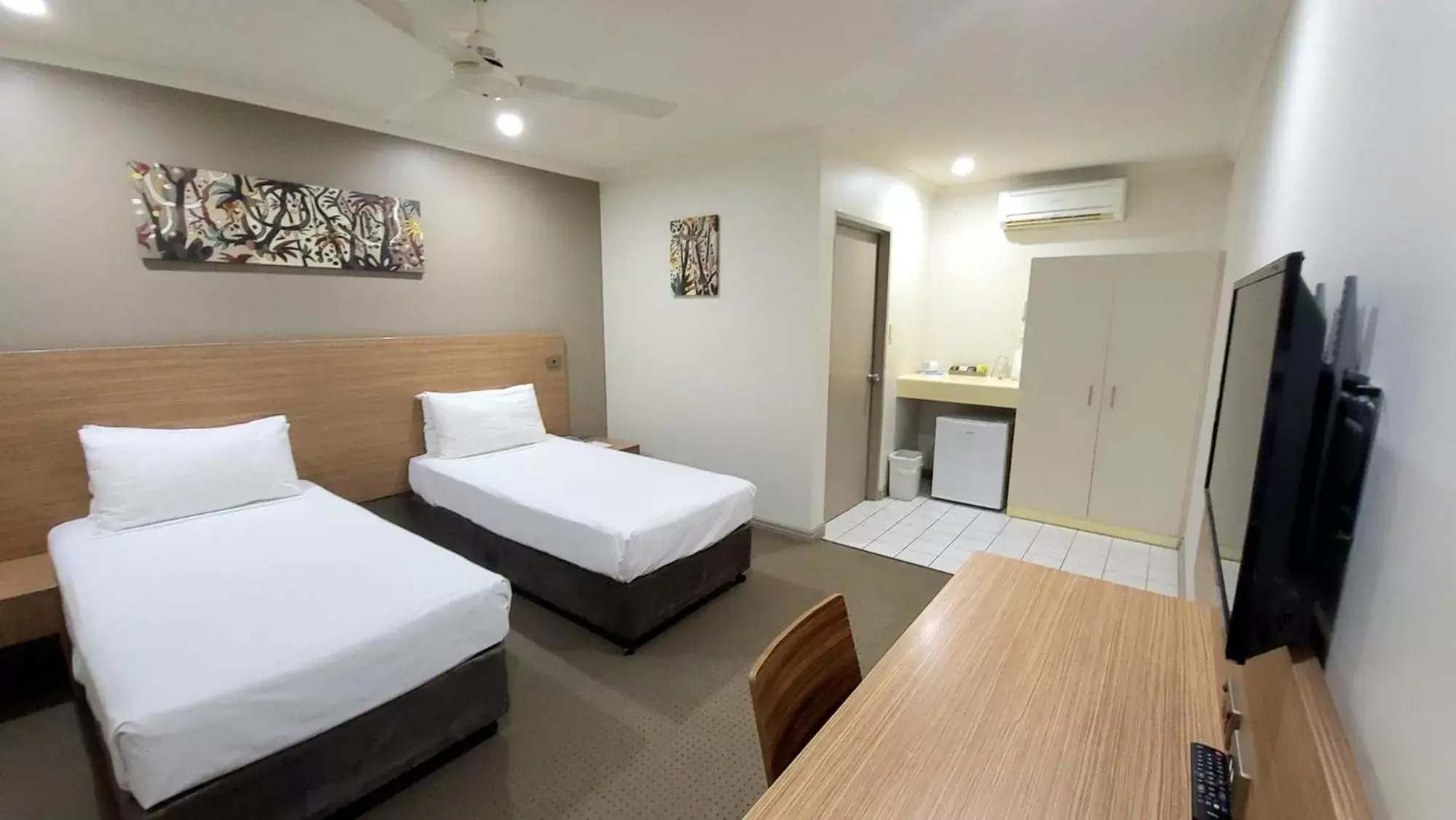 Bedroom, Bed in Cairns Colonial Club Resort