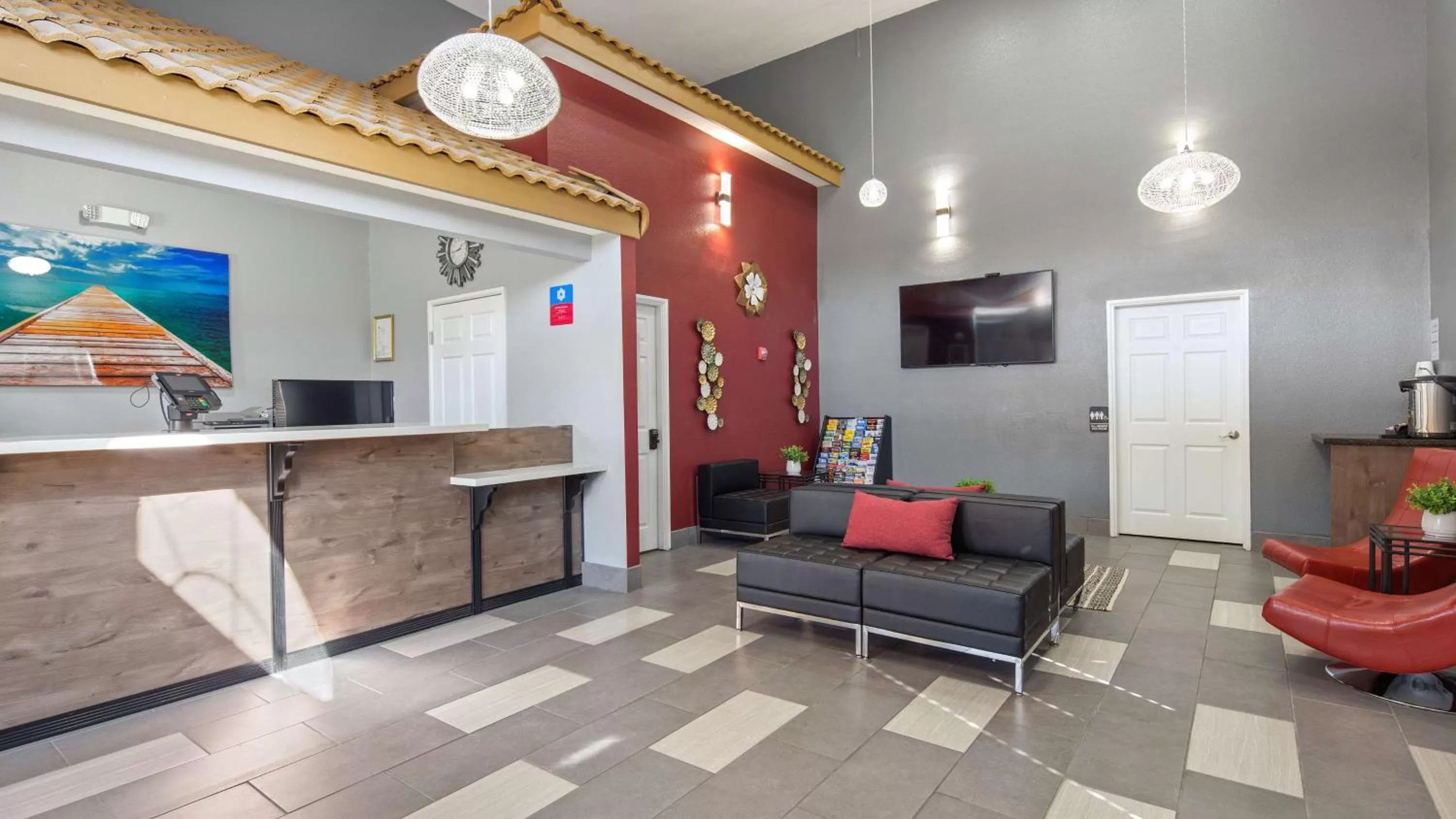 Lobby or reception in SureStay Plus Hotel by Best Western Hesperia
