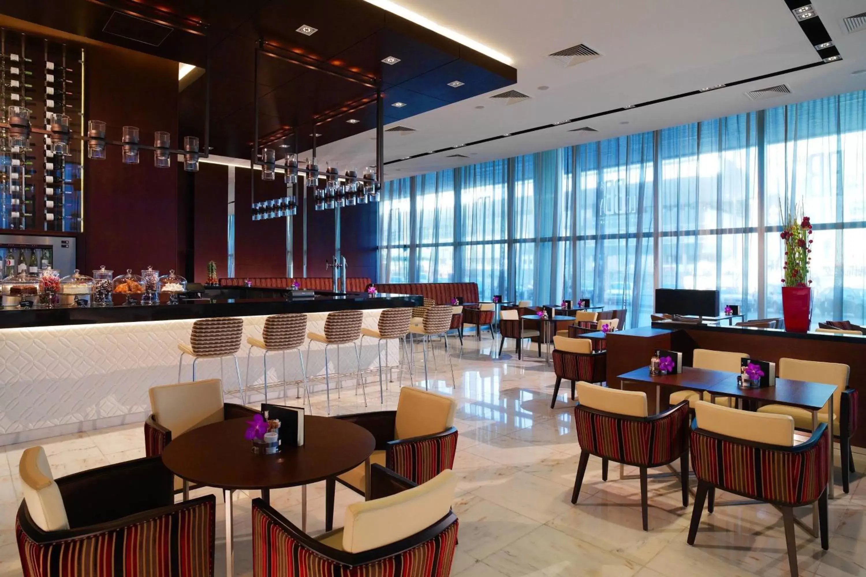 Lobby or reception, Restaurant/Places to Eat in Warsaw Marriott Hotel