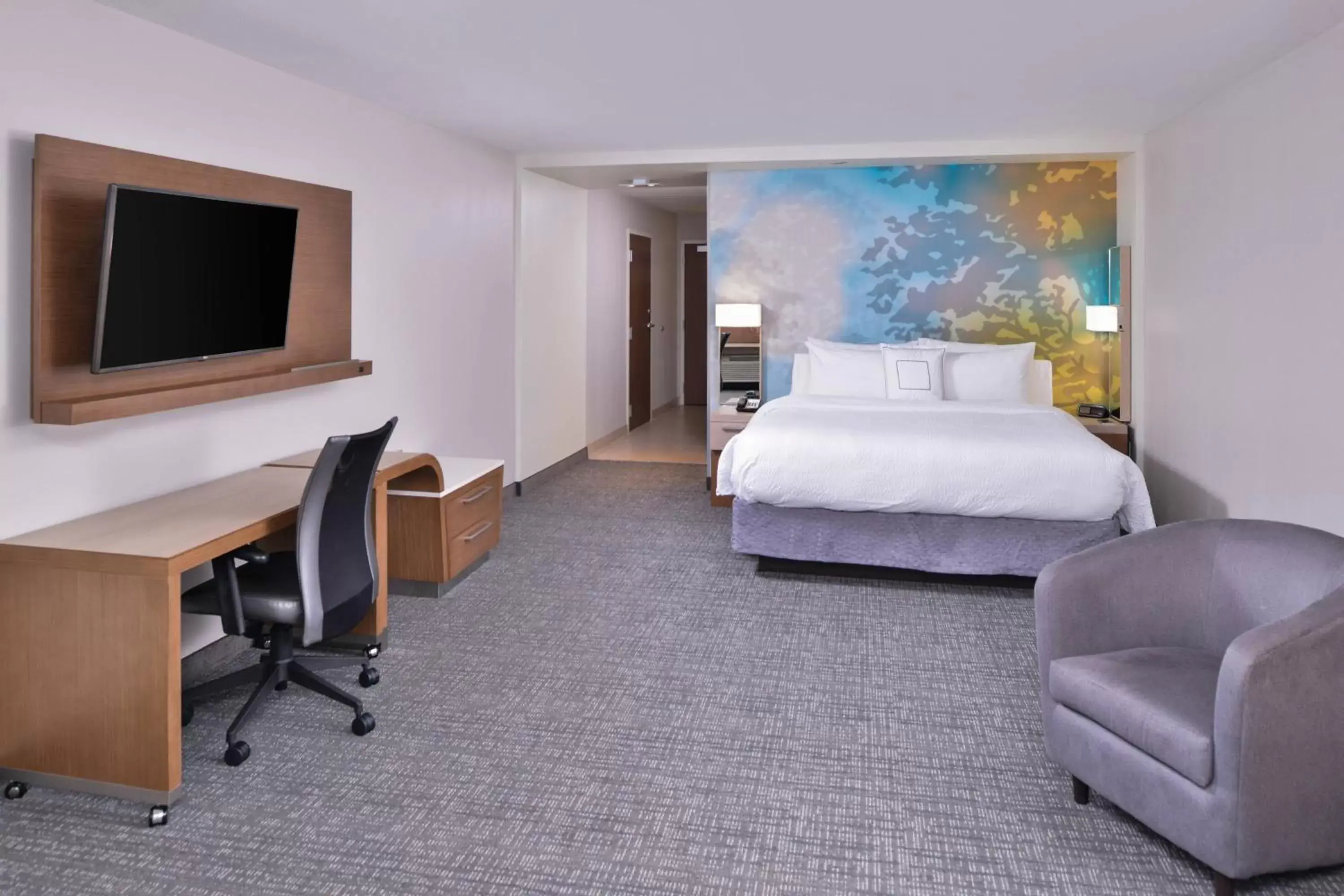 Photo of the whole room, Bed in Courtyard by Marriott Columbus Grove City