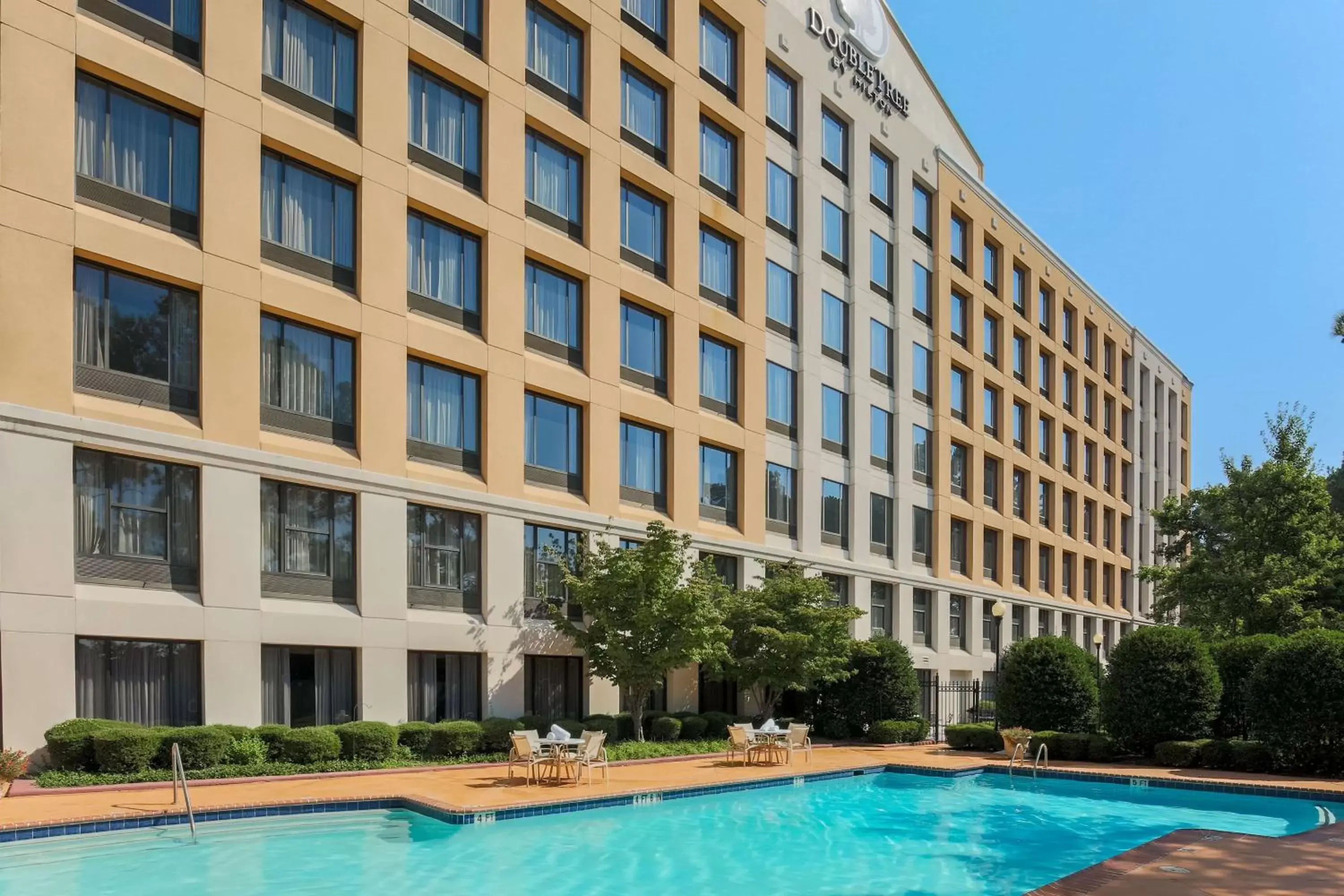 Property Building in DoubleTree by Hilton Atlanta Airport