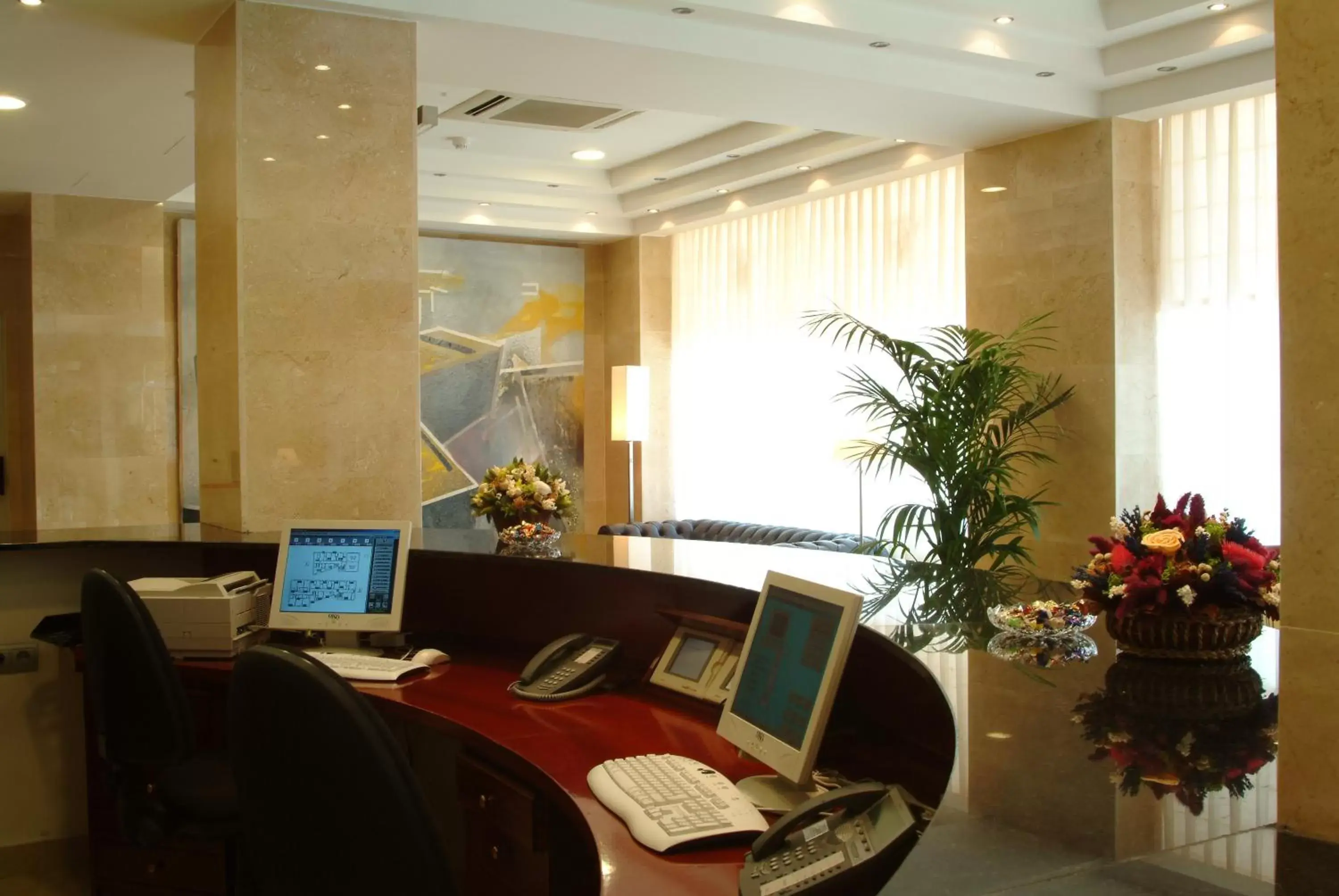 Lobby or reception, Business Area/Conference Room in Hotel Gran Legazpi