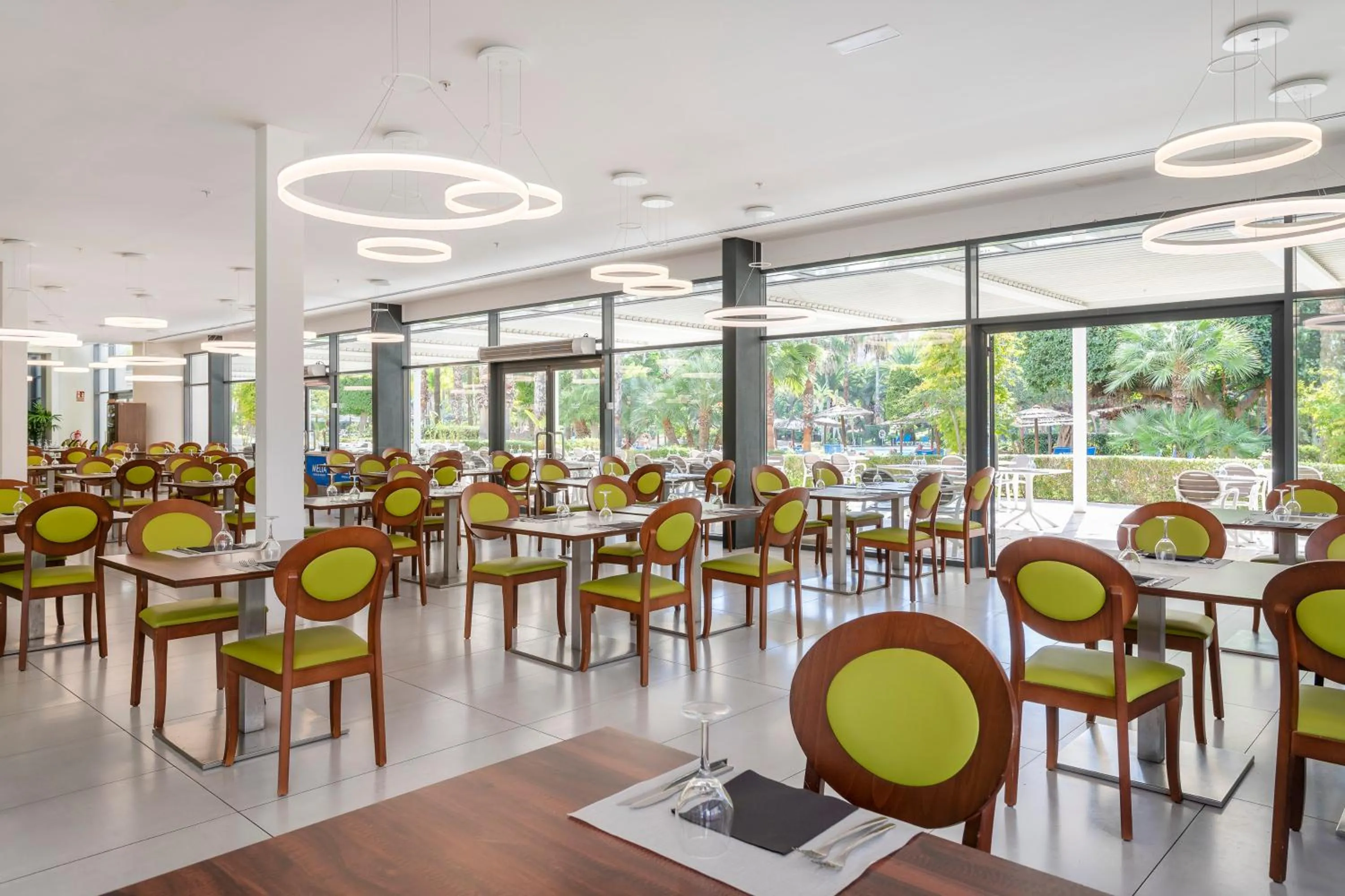 Restaurant/places to eat in Melia Benidorm