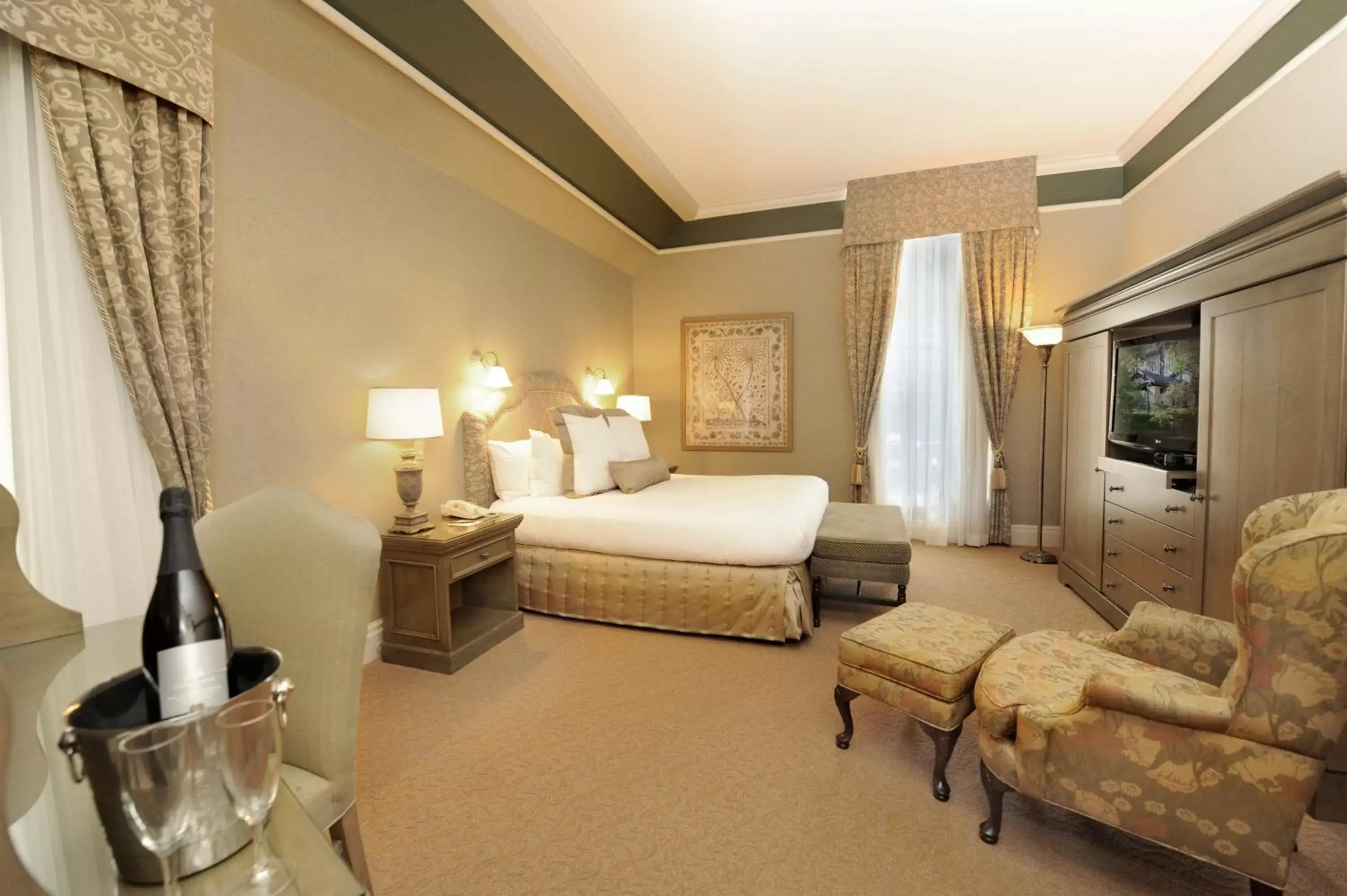 Bedroom in Old Mill Toronto Hotel