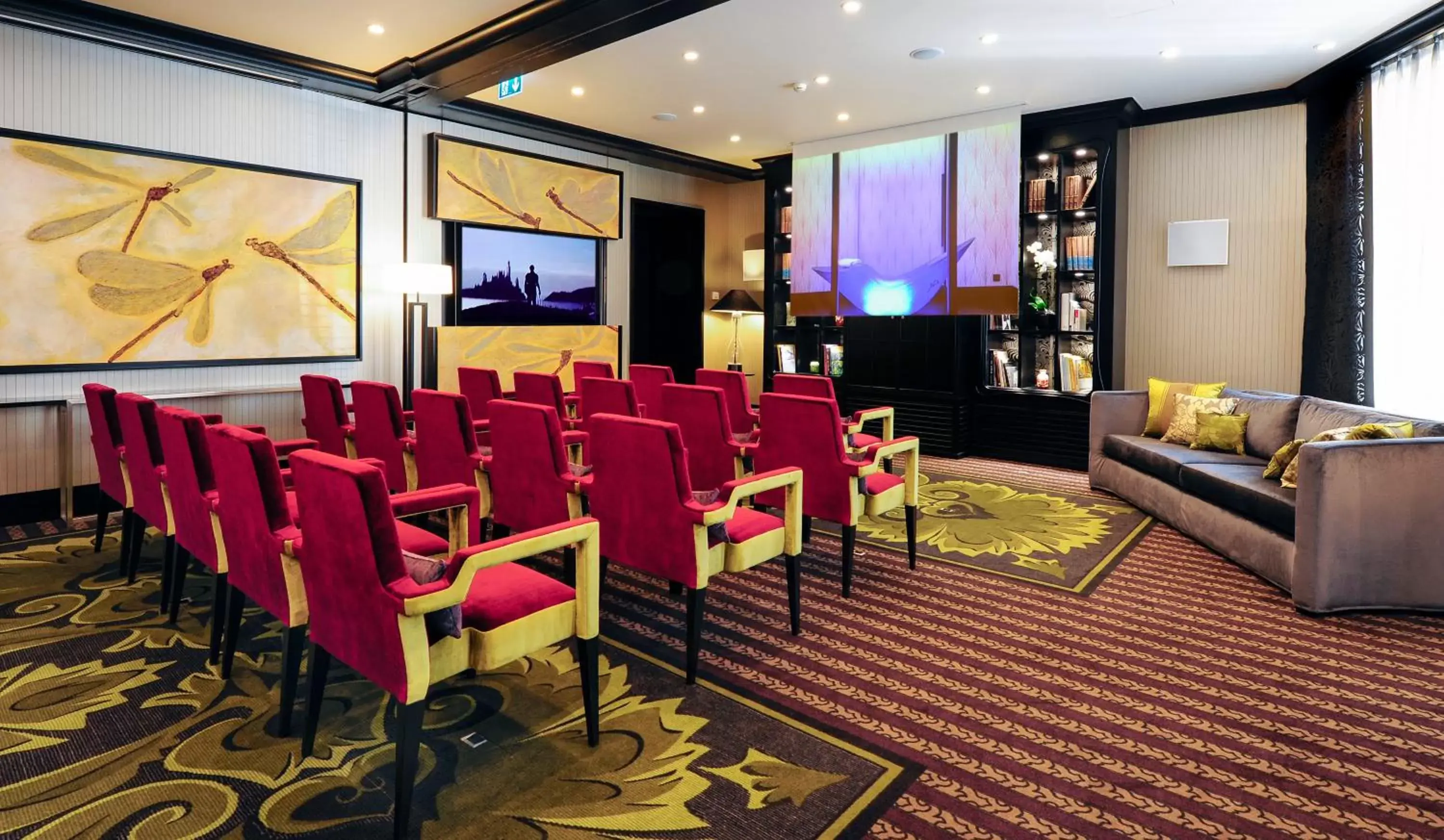 Business facilities in Tiffany Hotel