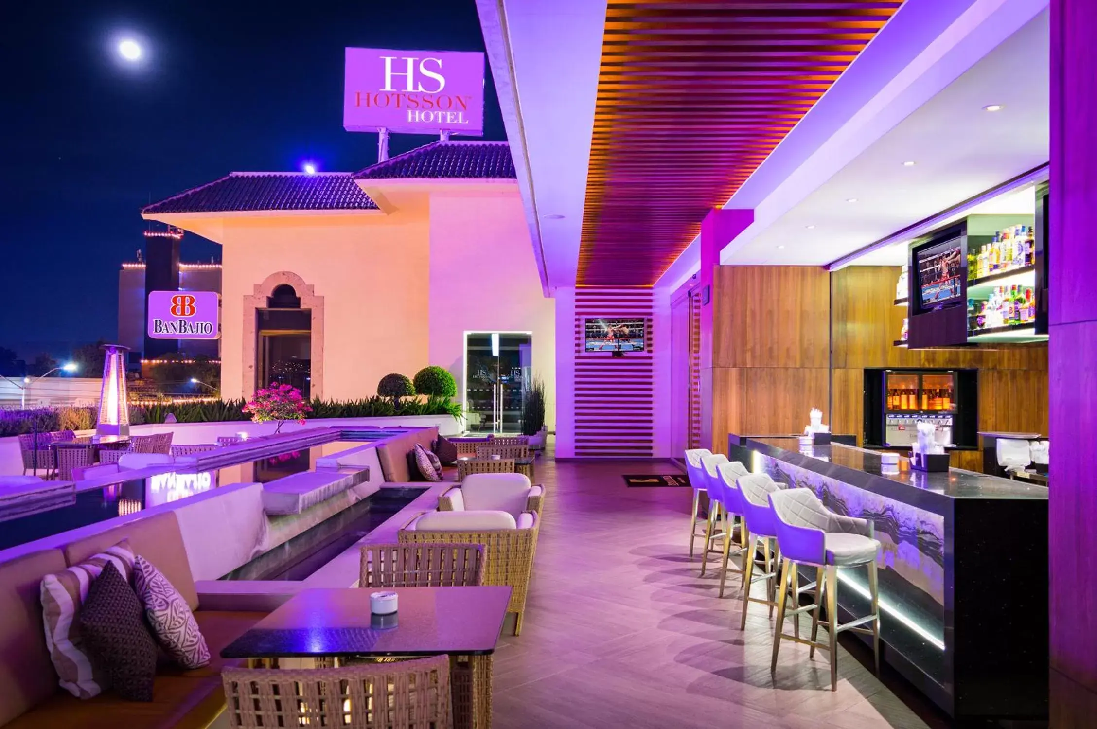 Lounge or bar in HS HOTSSON Hotel Leon Lounge or bar in HS HOTSSON Hotel Leon