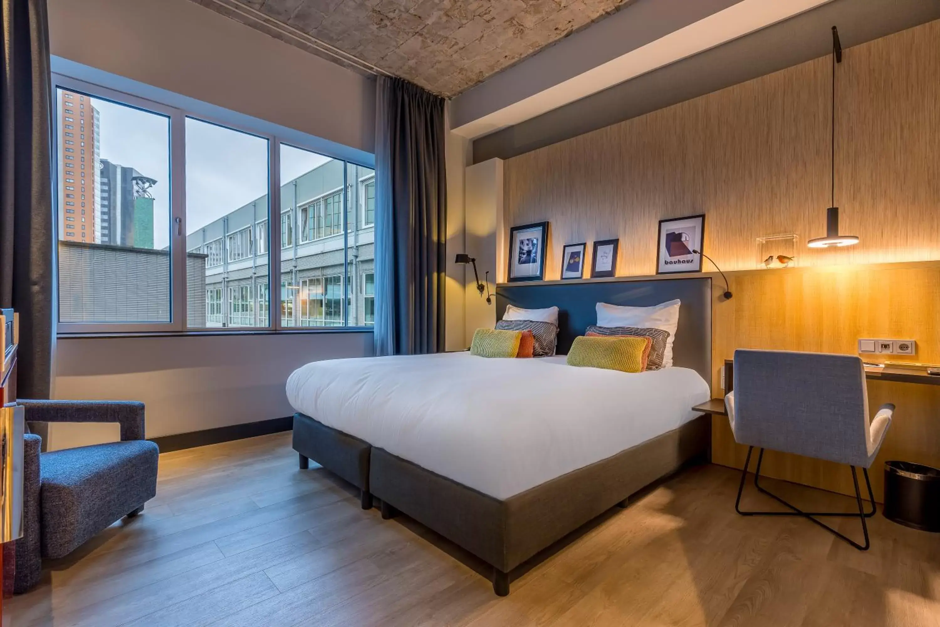 Bedroom, Bed in Postillion Hotel WTC Rotterdam