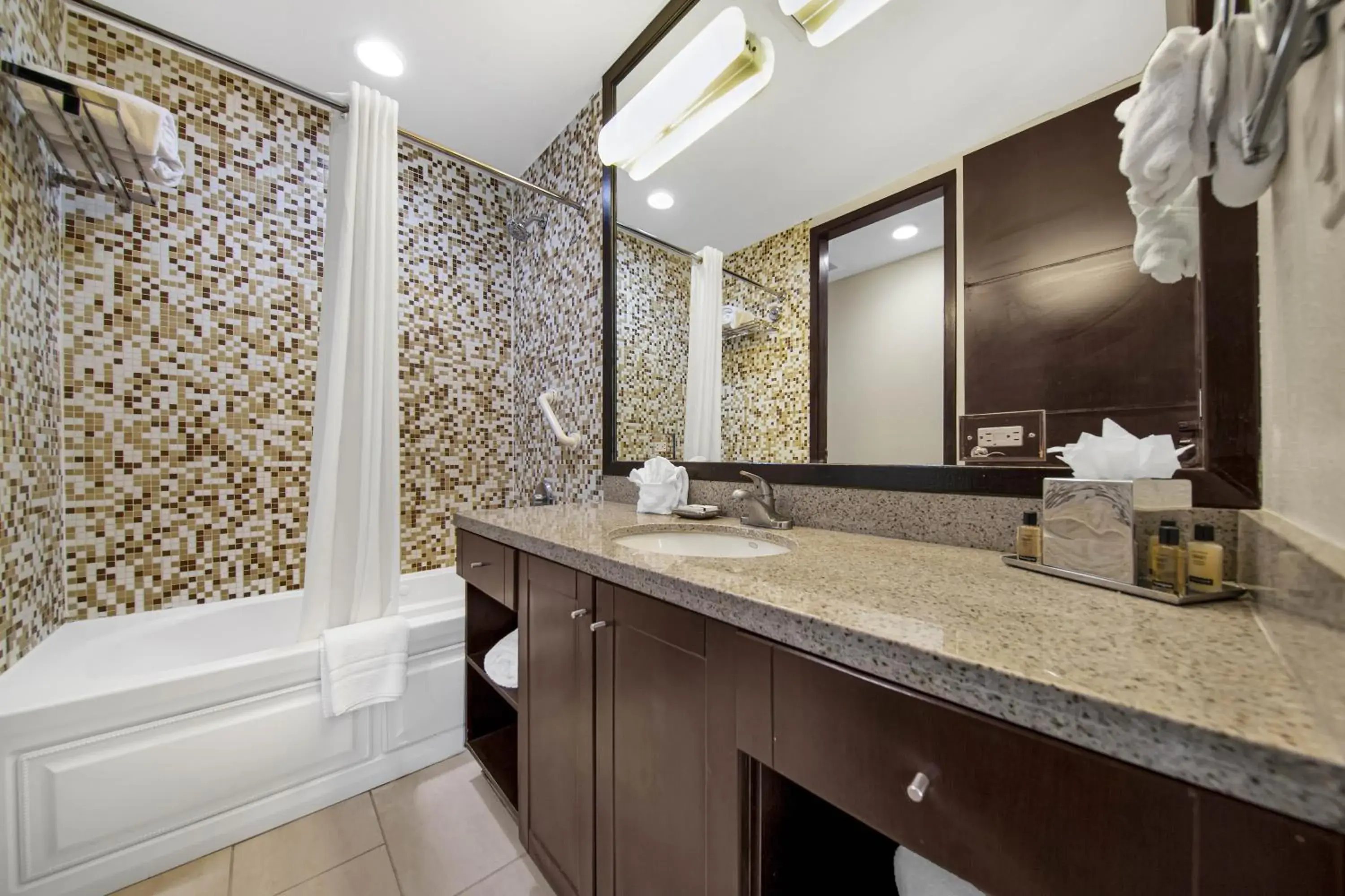 Bathroom in Peninsula Island Resort & Spa - Beachfront Property at South Padre Island Bathroom in Peninsula Island Resort & Spa - Beachfront Property at South Padre Island