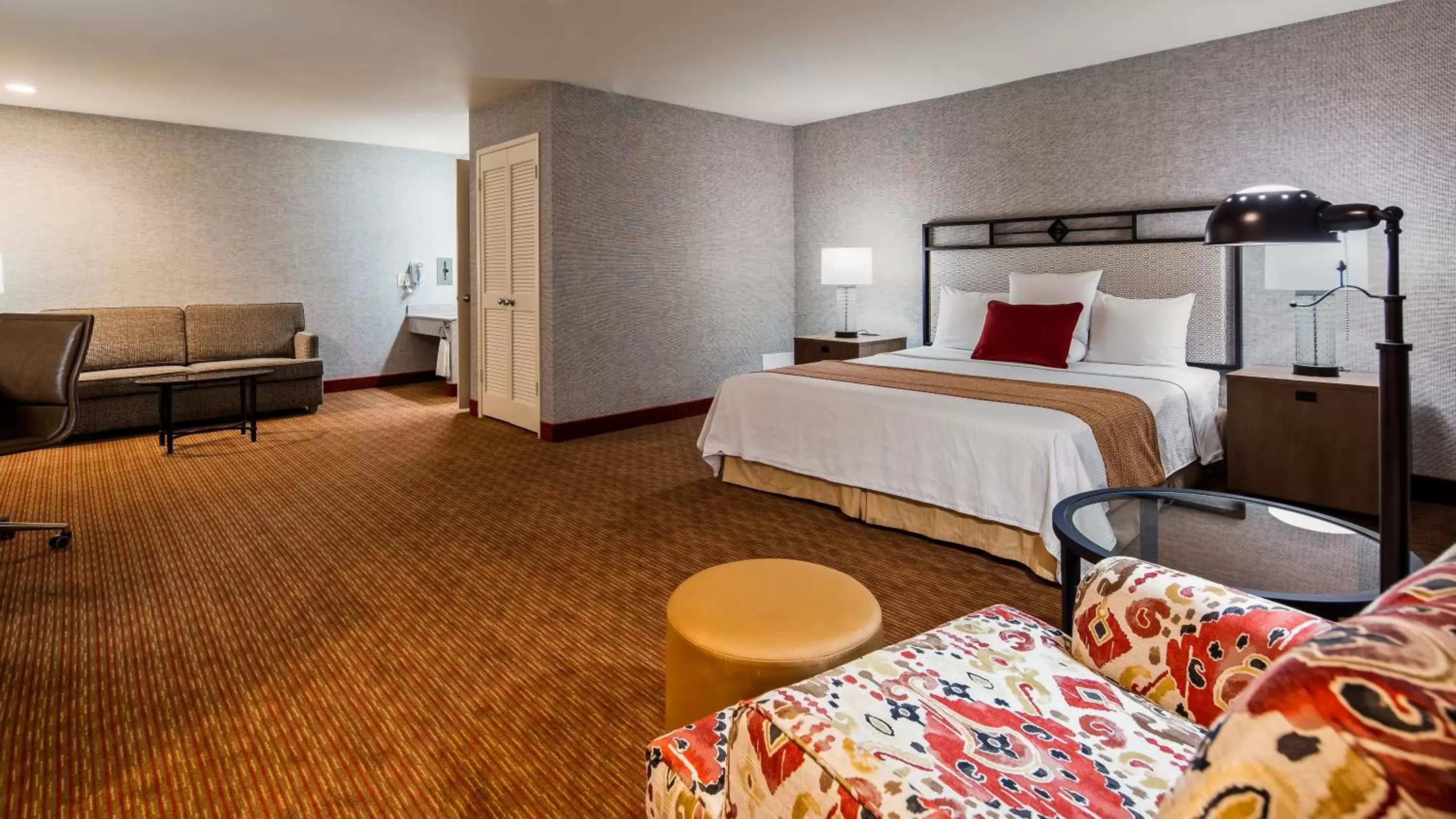 Bedroom, Bed in SureStay Hotel by Best Western Camarillo