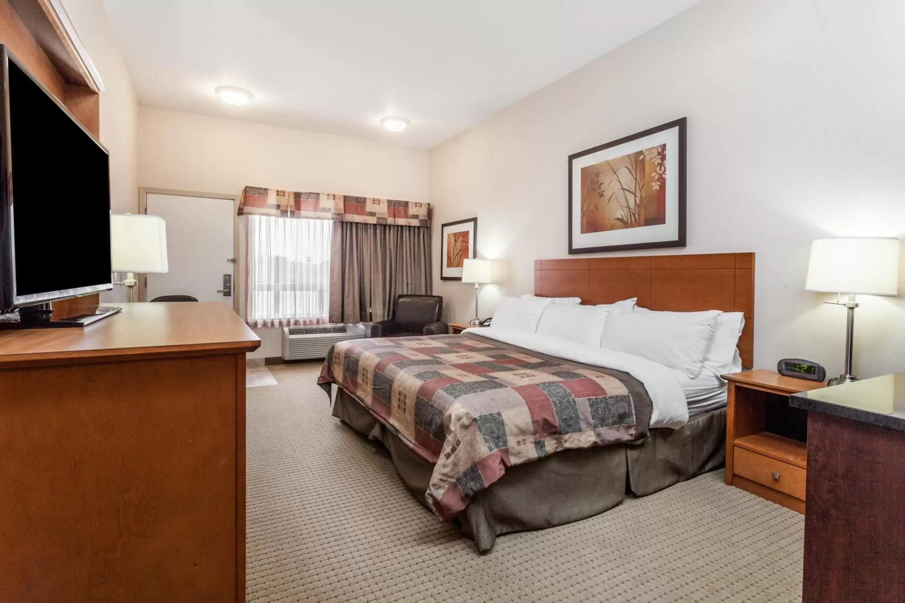 Deluxe King Room - Non-Smoking in Ramada by Wyndham Drayton Valley