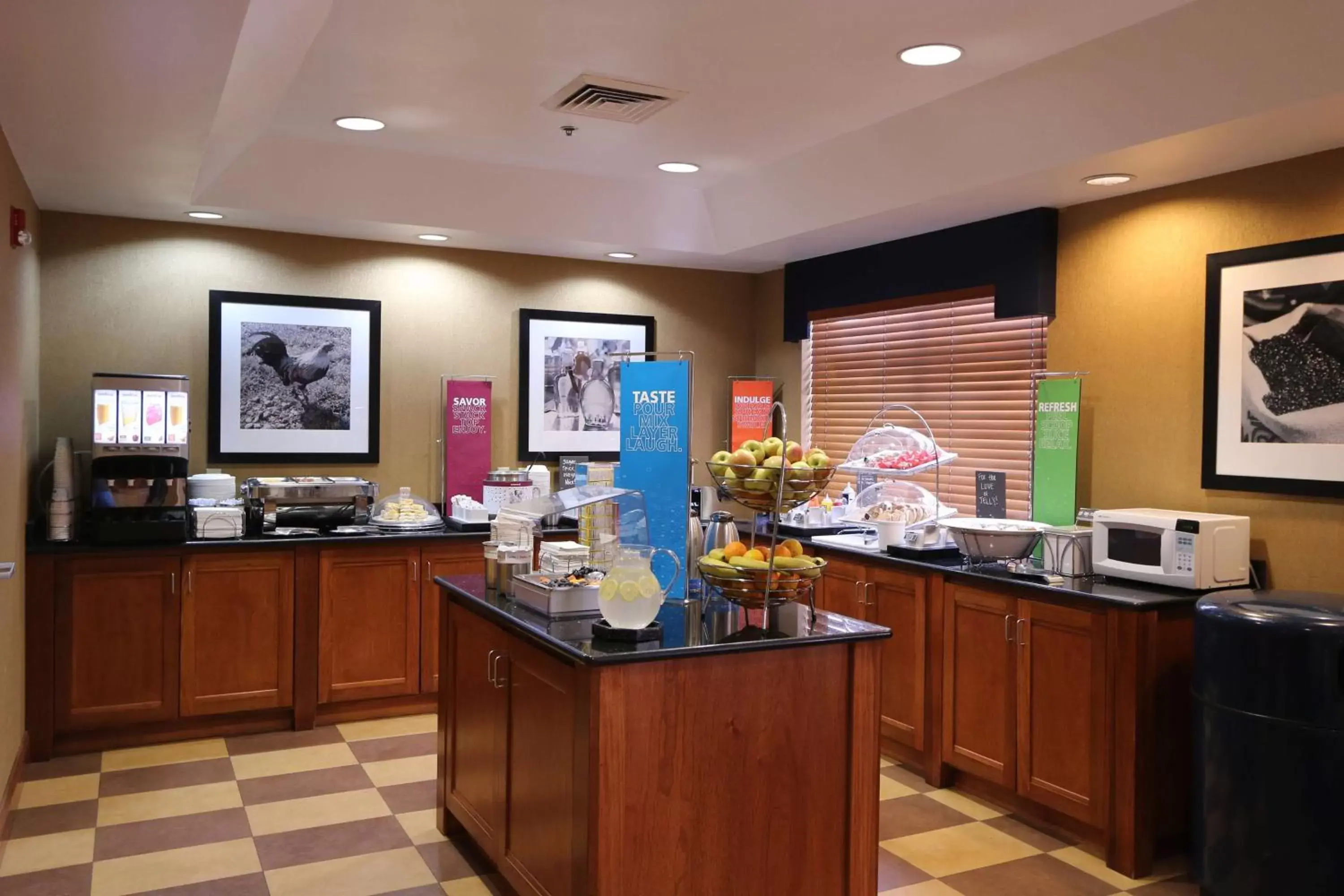 Breakfast, Restaurant/Places to Eat in Hampton Inn Hutchinson