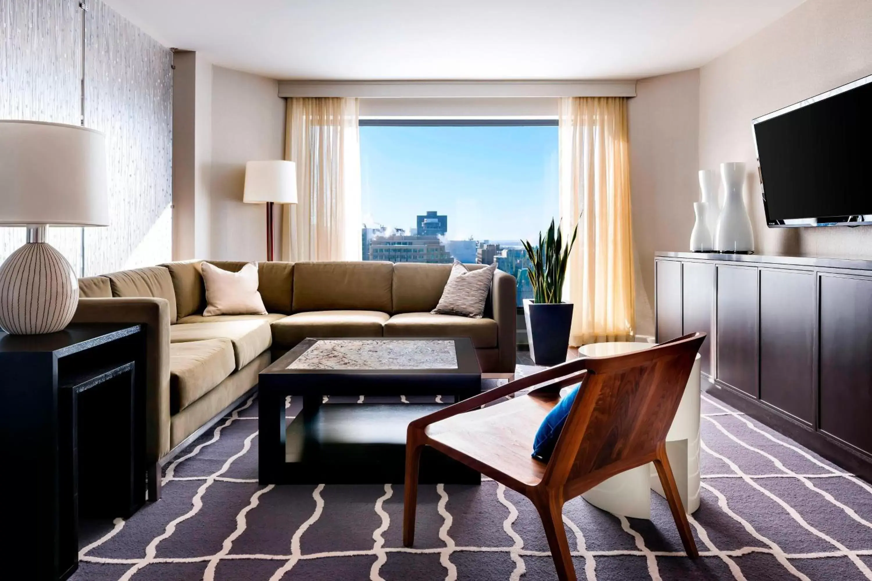 Living room, Seating Area in The Westin Ottawa