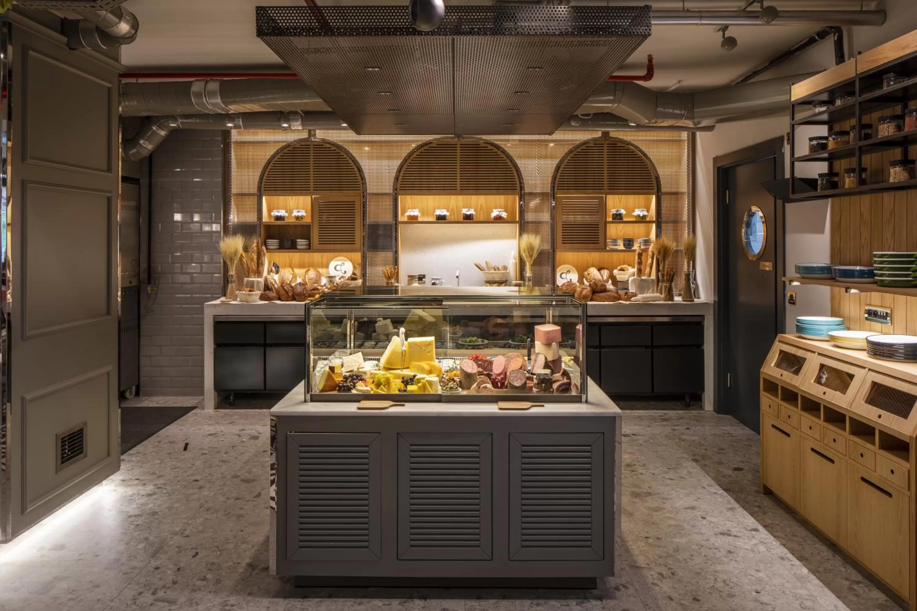 Restaurant/places to eat in Stayso The House Hotel