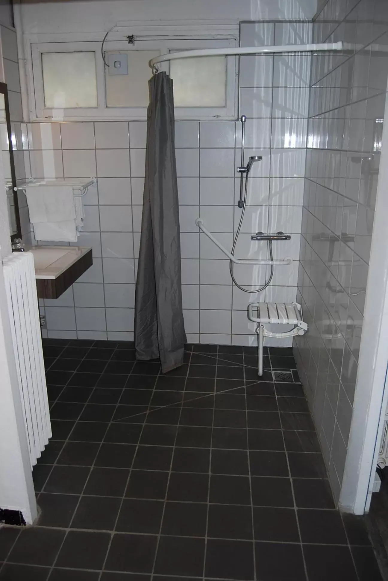 Bathroom in Au Spatial