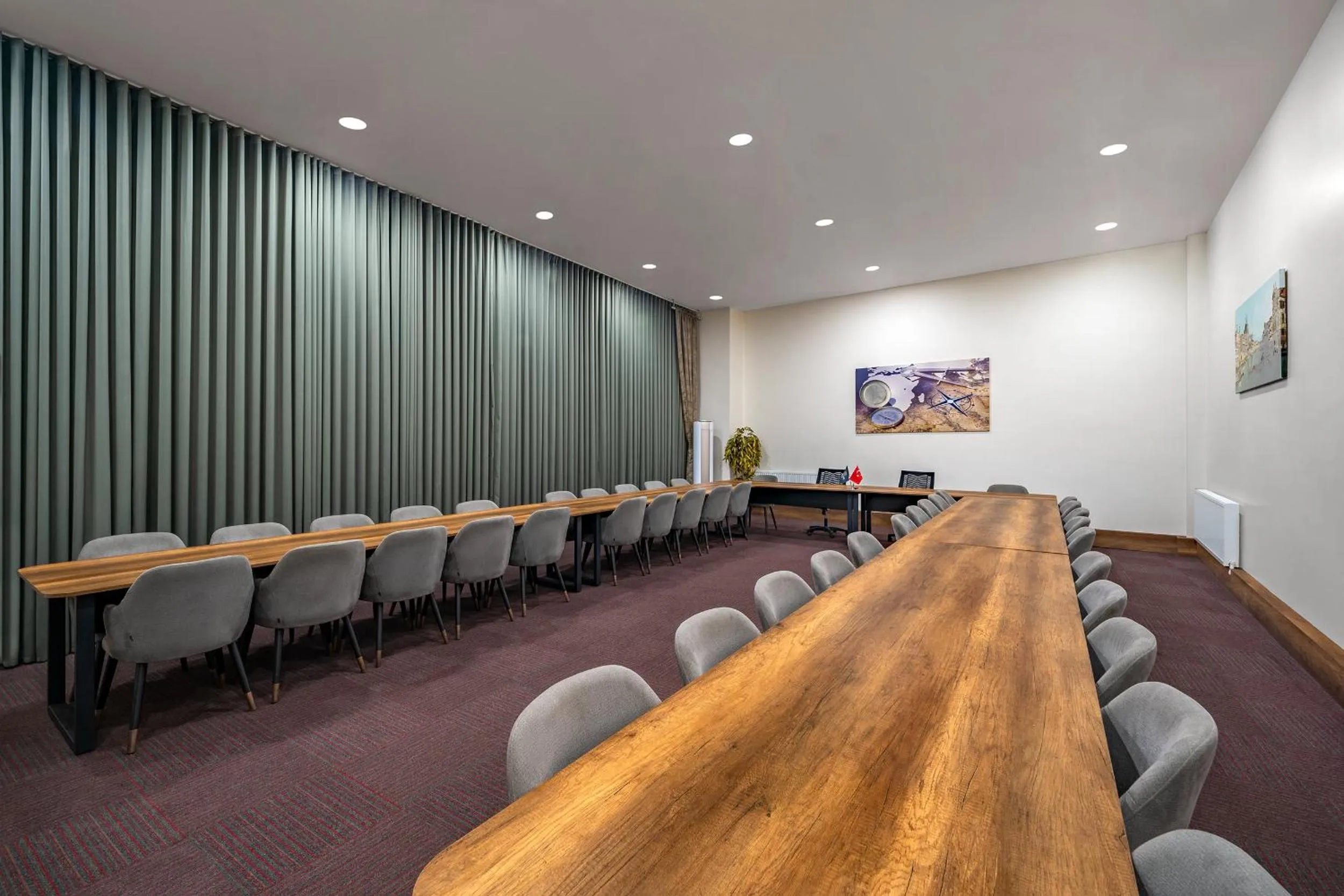 Meeting/conference room in Best Western Premier Hidden Hills Hotel