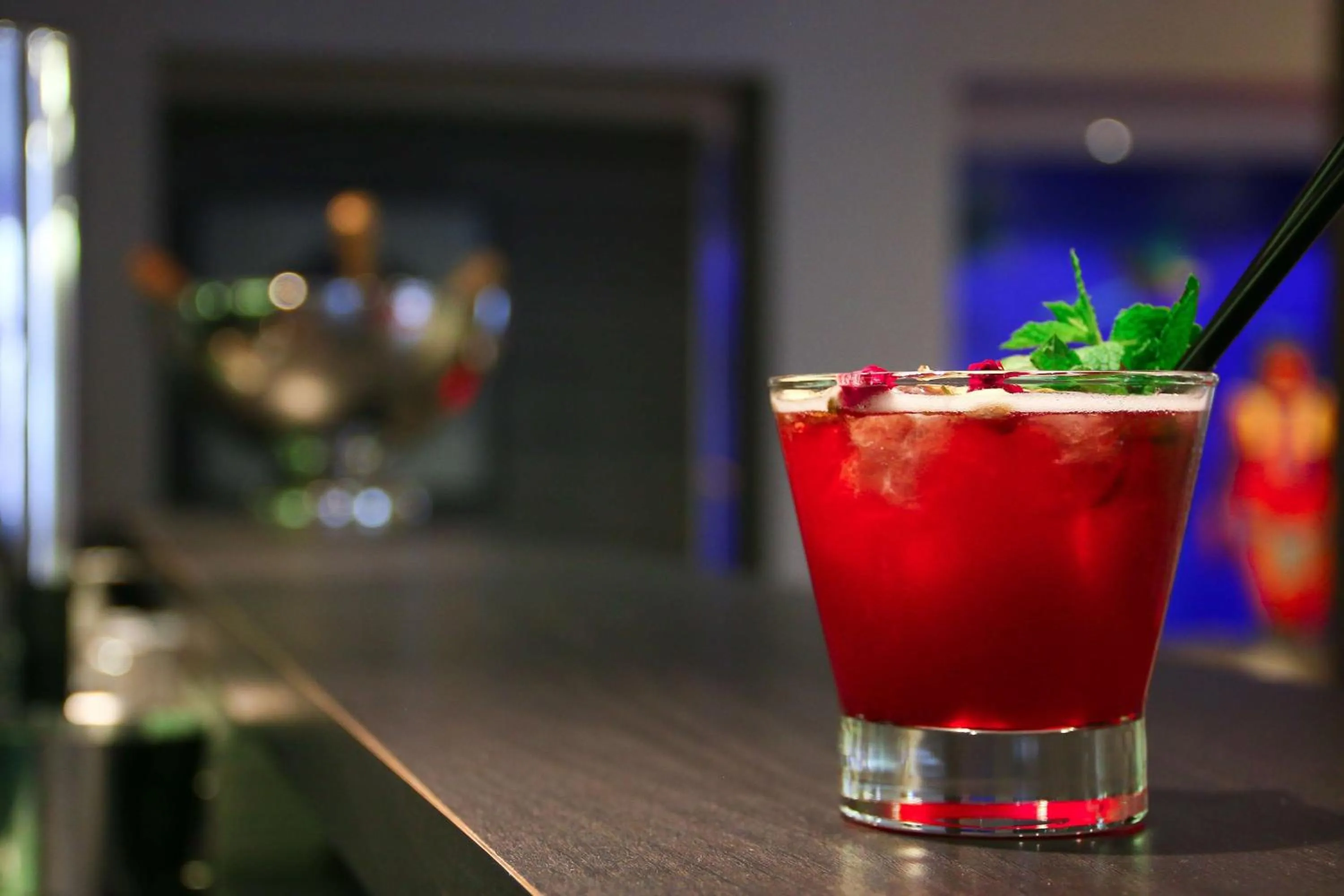 Lounge or bar in Best Western Plus Hôtel & Spa de Chassieu