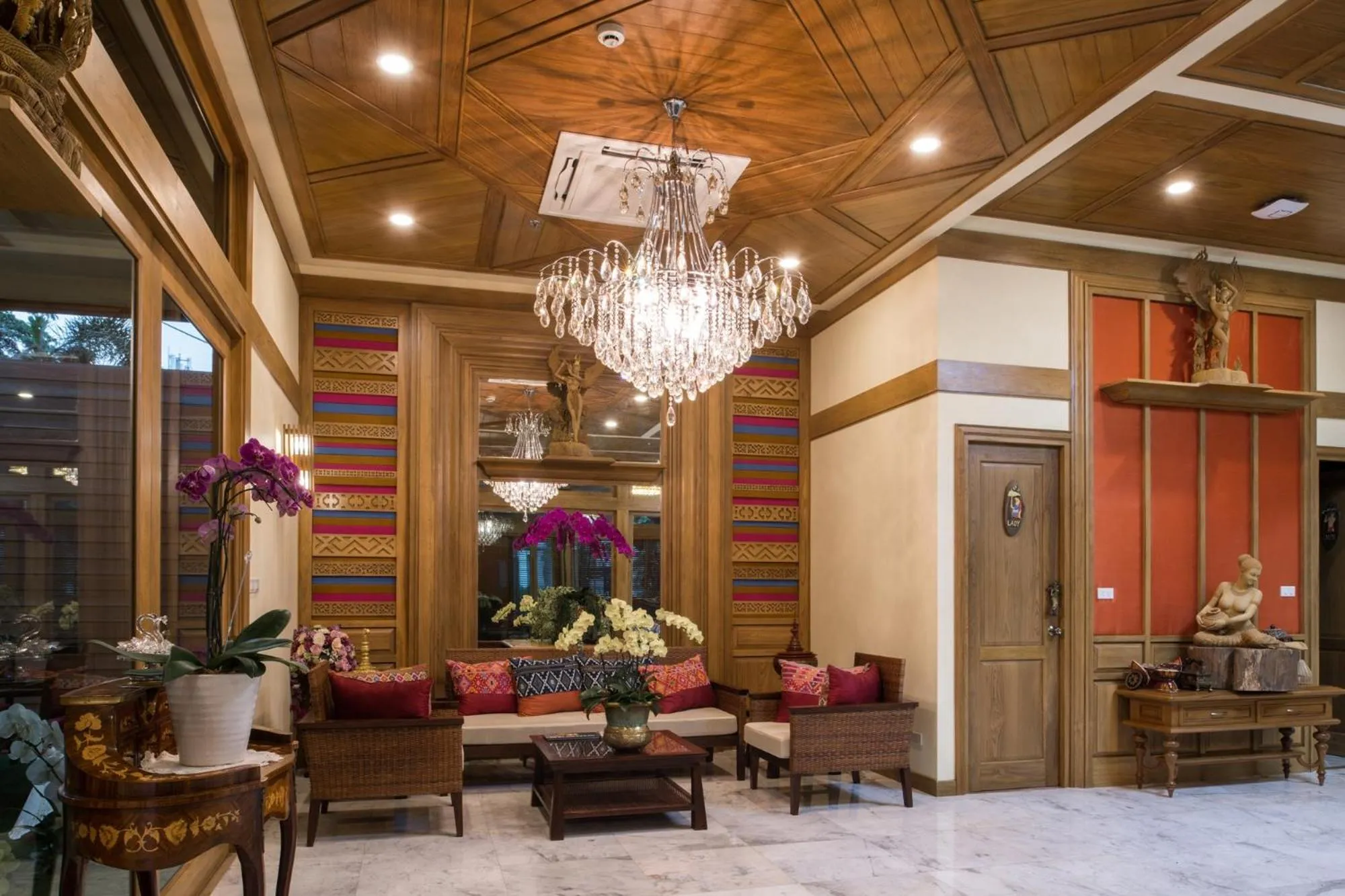 Lobby or reception in Peak Nimman Prestige Hotel