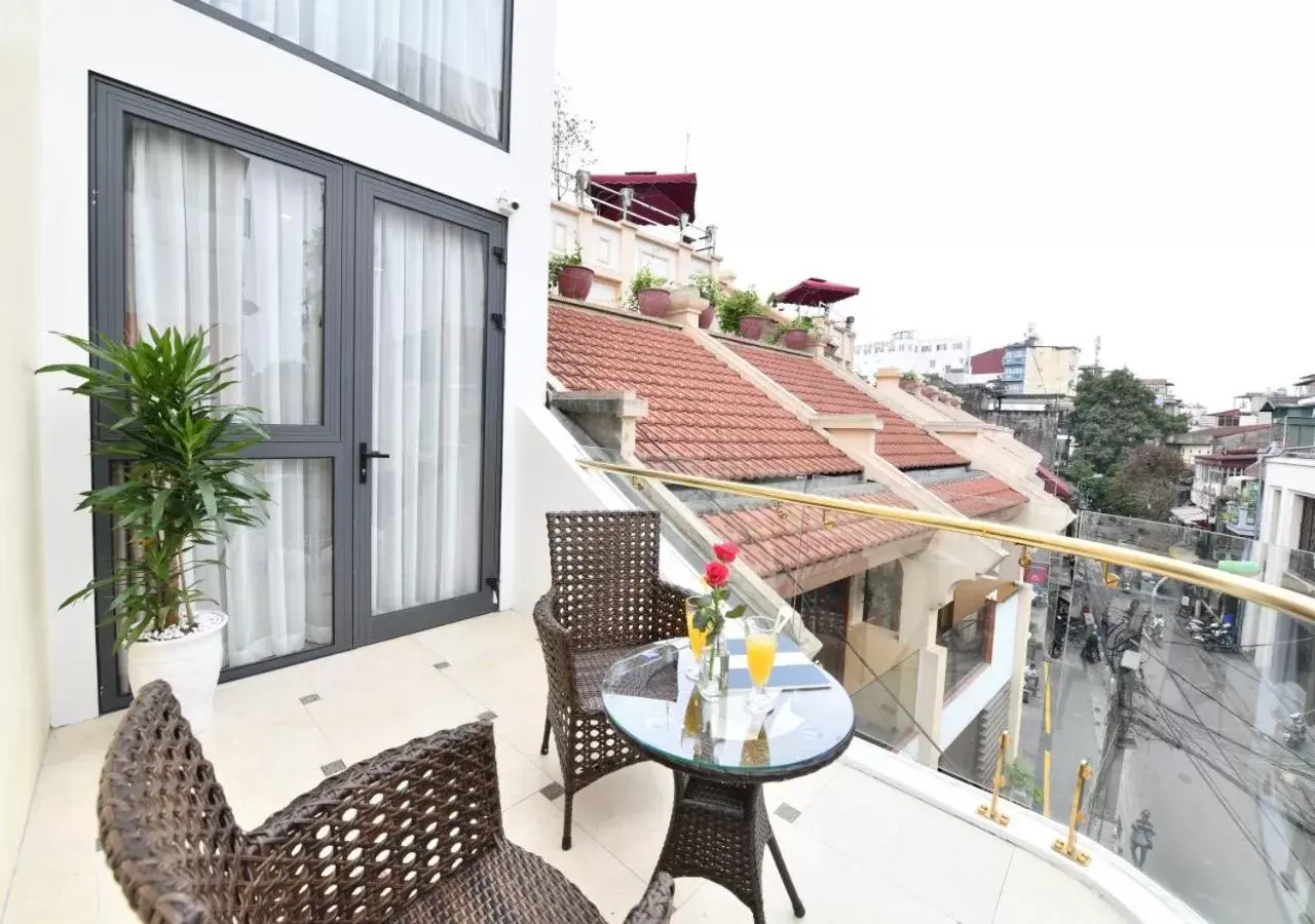 Balcony/Terrace in Bella Rosa Trendy Hotel