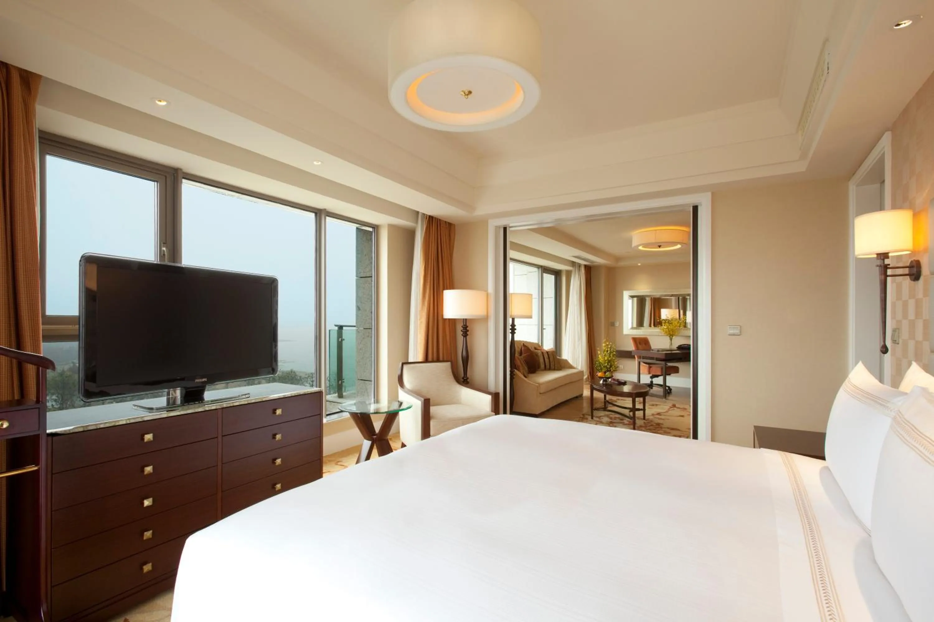Property building, Bed in Fairmont Yangcheng Lake