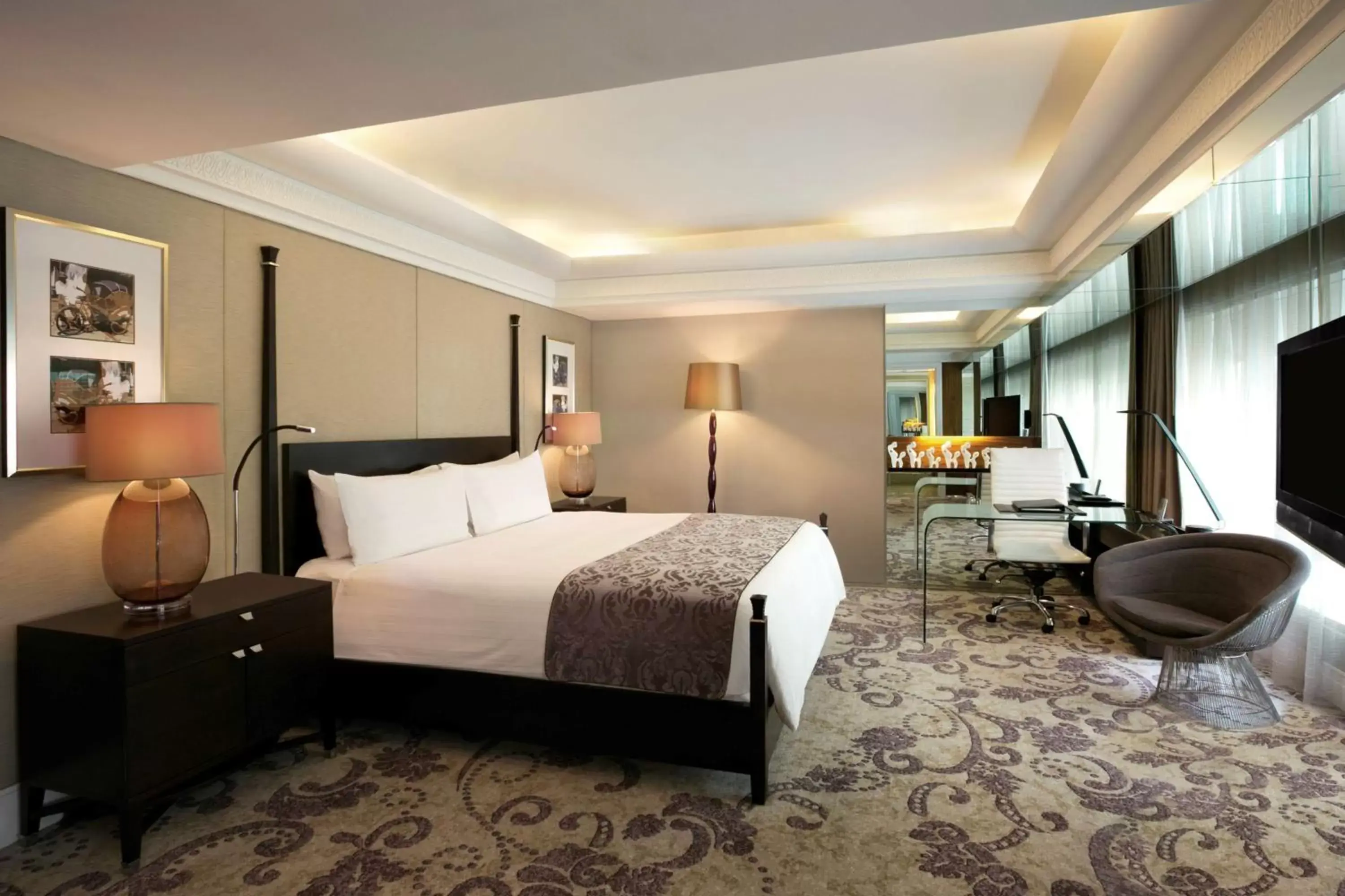 Bedroom, Bed in Hotel Indonesia Kempinski Jakarta
