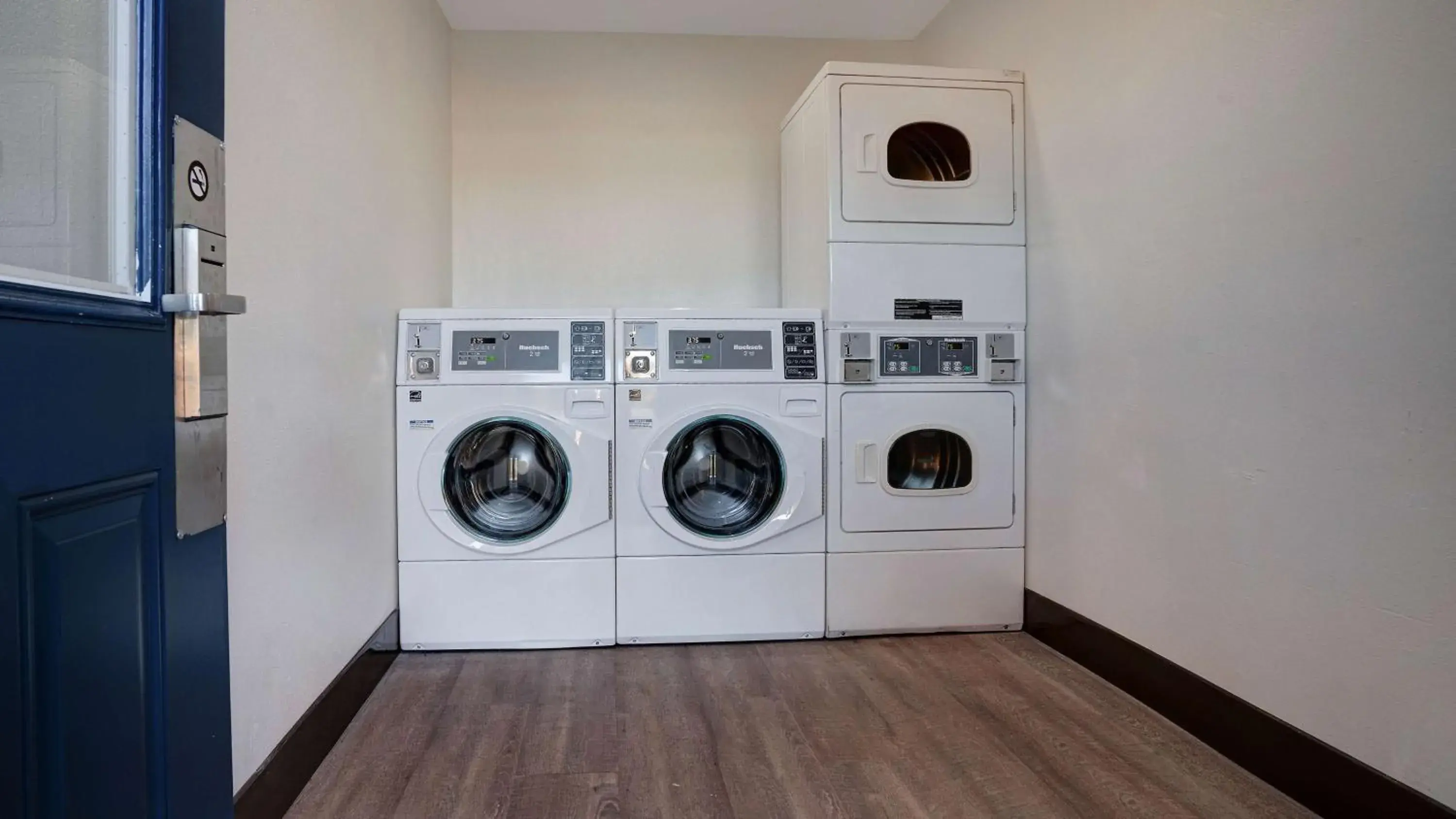 laundry, Kitchen/Kitchenette in Motel 6-Arcata, CA Cal Poly Humboldt