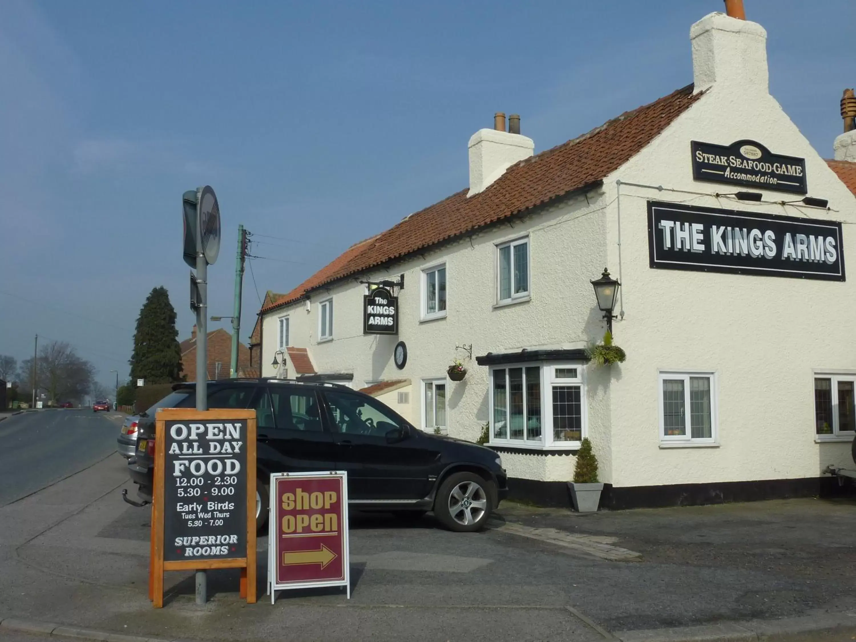 Facade/entrance, Property Building in Kings Arms