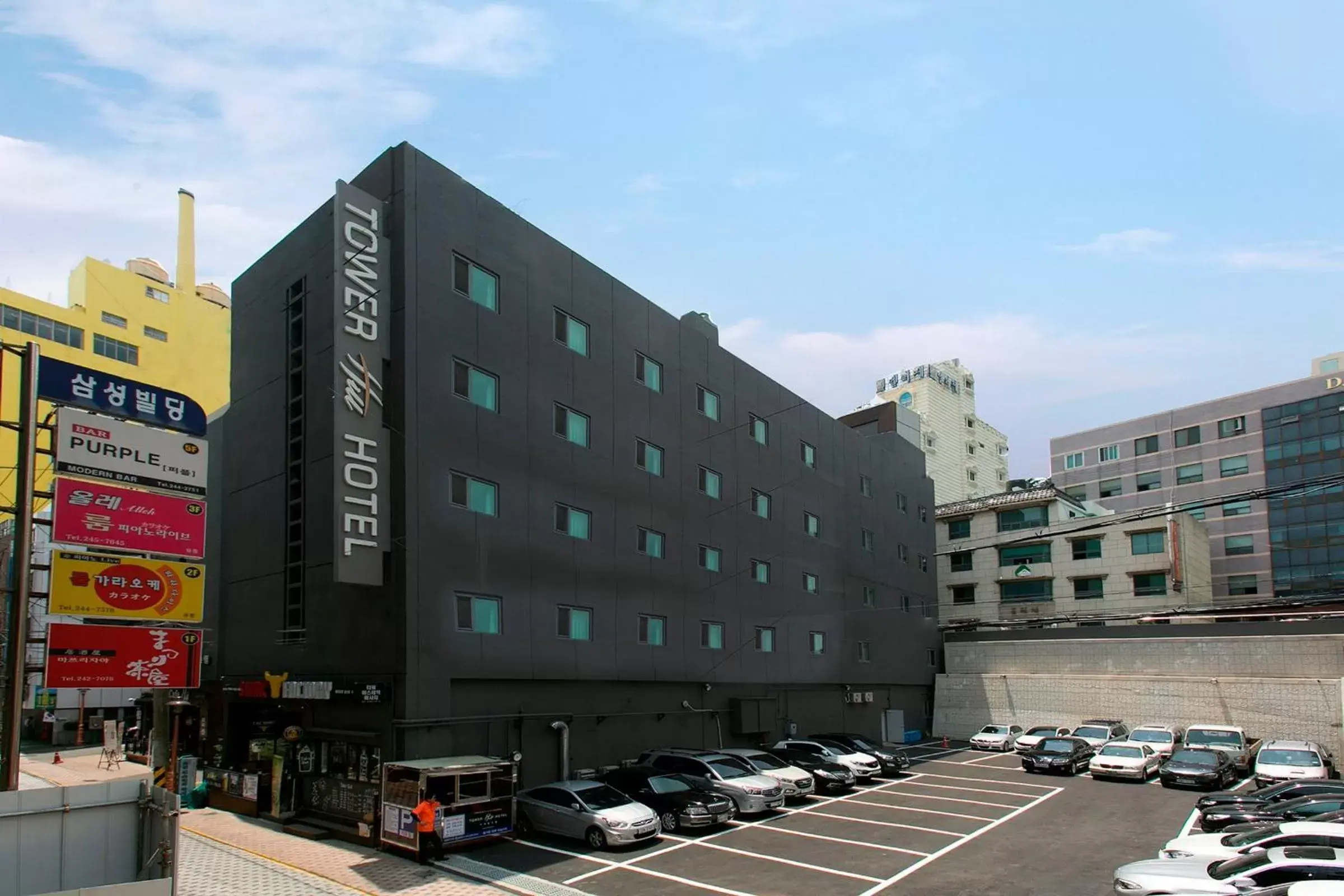 Facade/entrance, Property Building in Towerhill Hotel