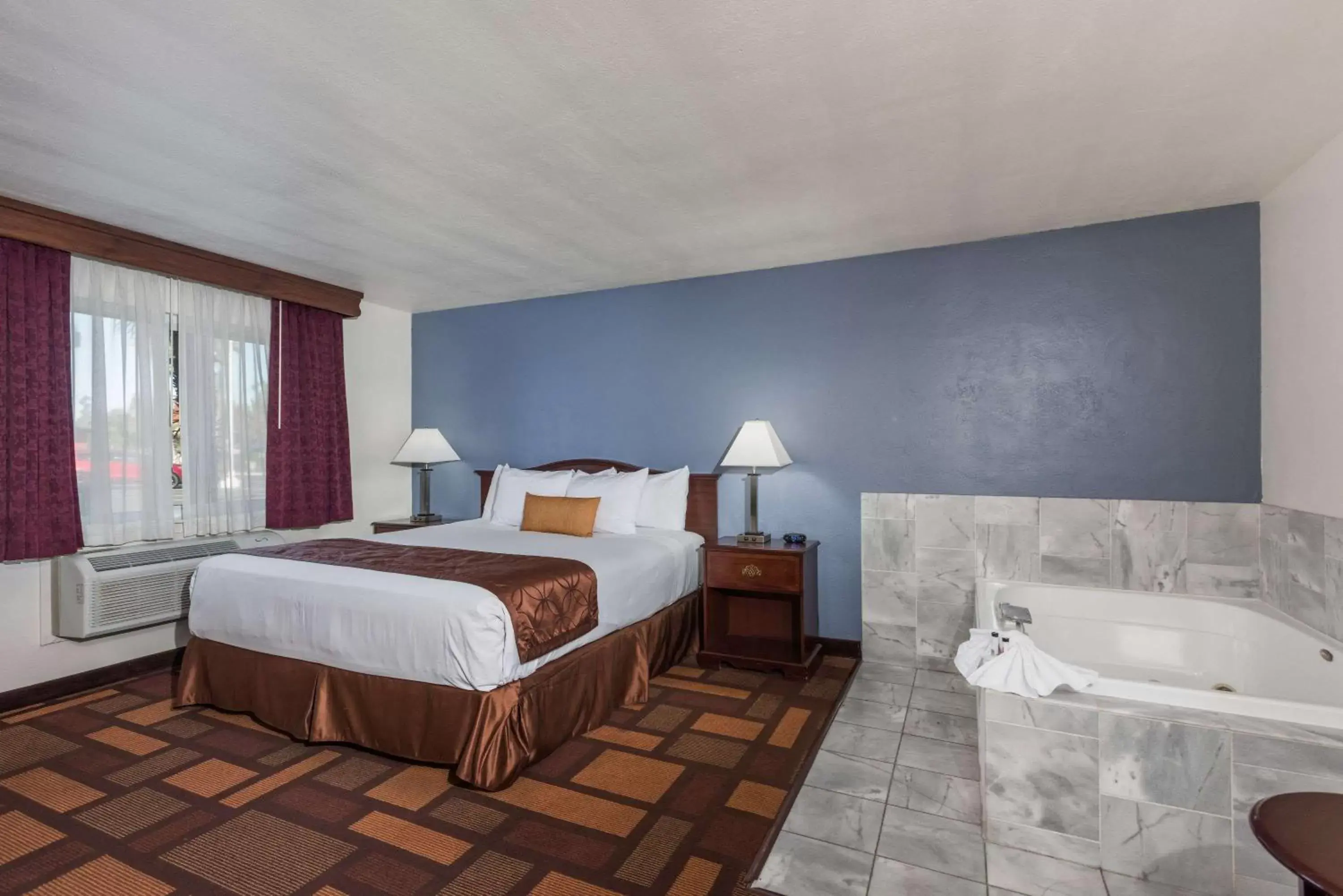 Photo of the whole room, Bed in Days Inn & Suites by Wyndham Lodi