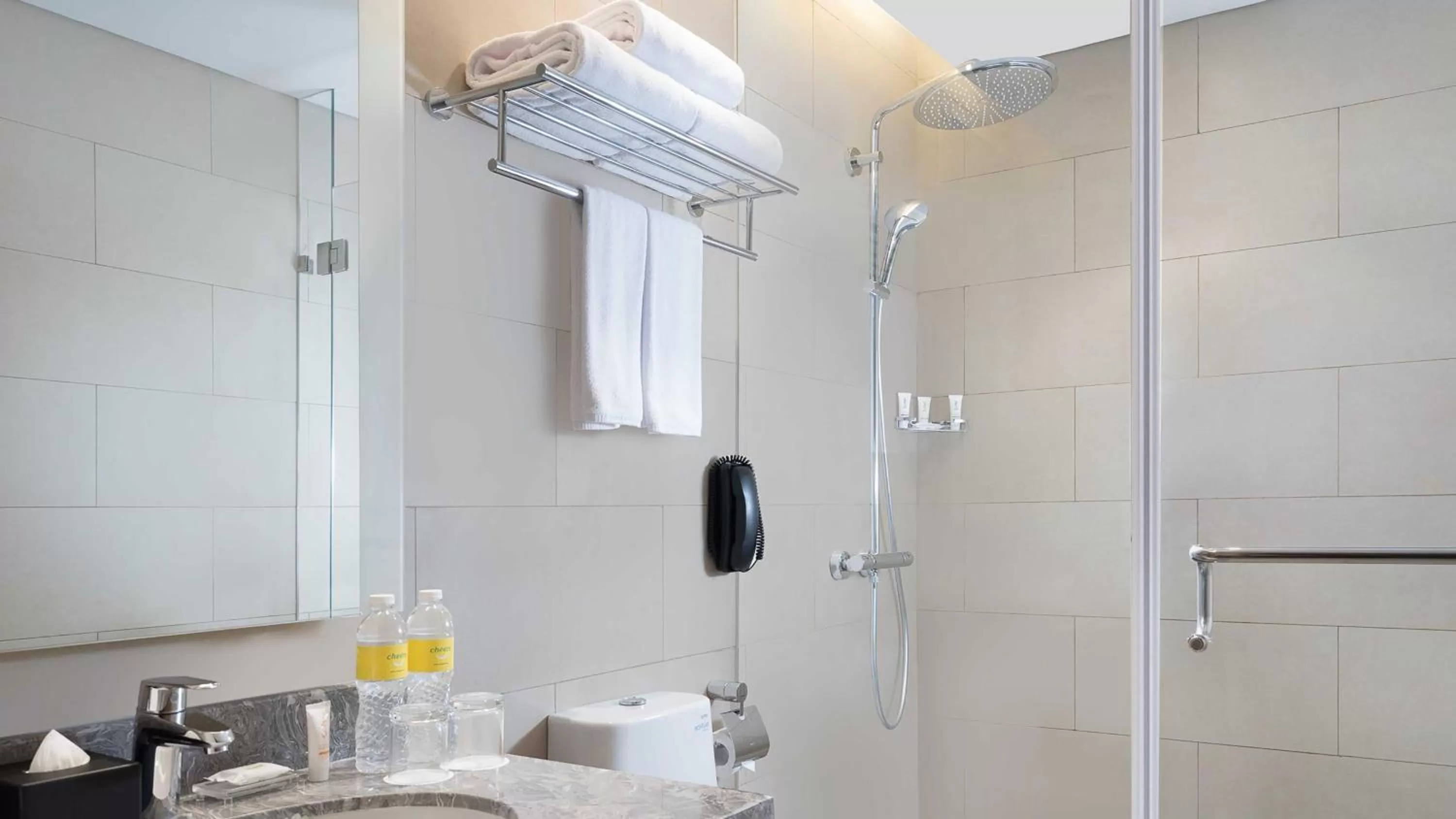 Bedroom in Holiday Inn & Suites Jakarta Gajah Mada by IHG