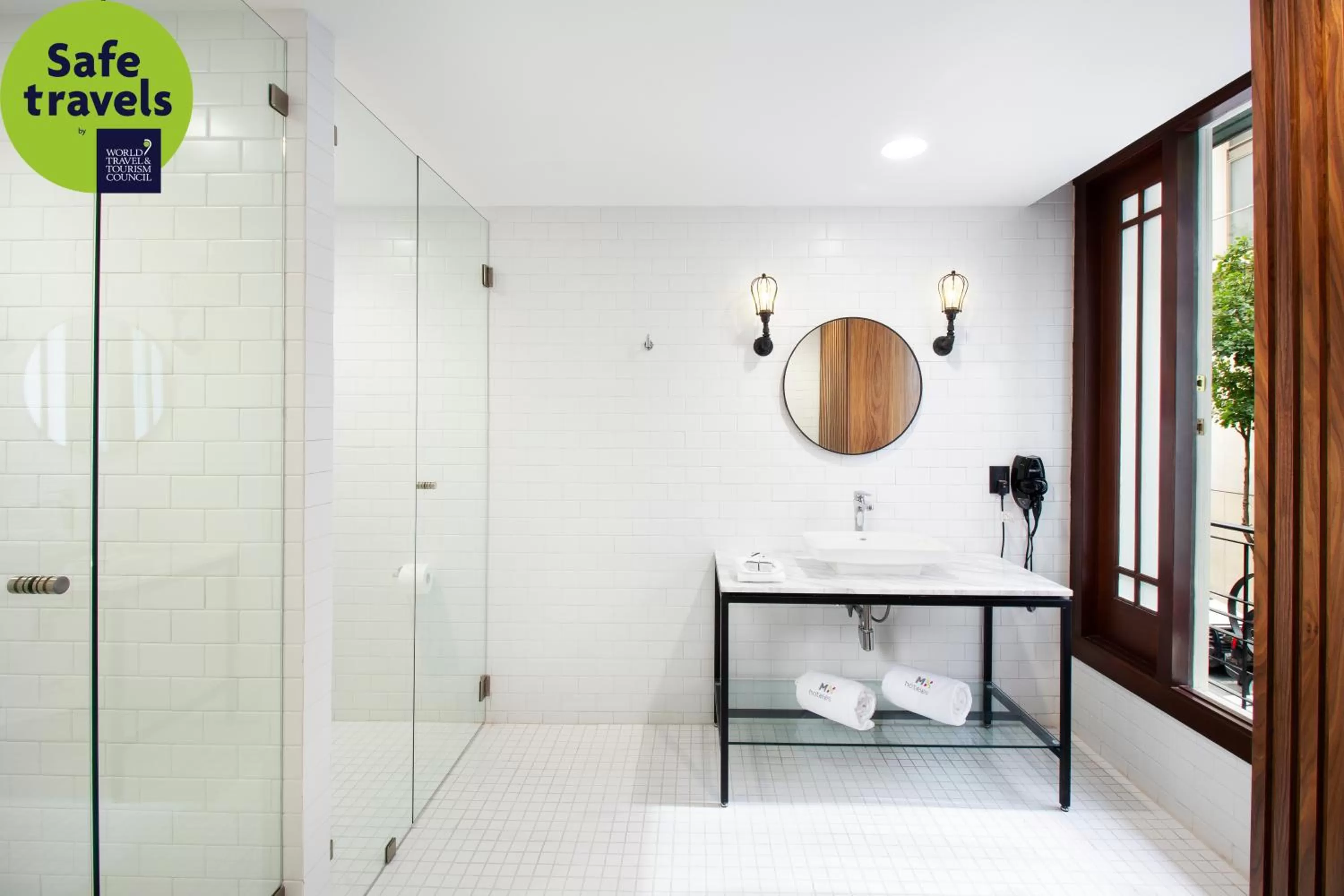 Toilet in Hotel MX mas reforma CDMX, Trademark Collection by Wyndham