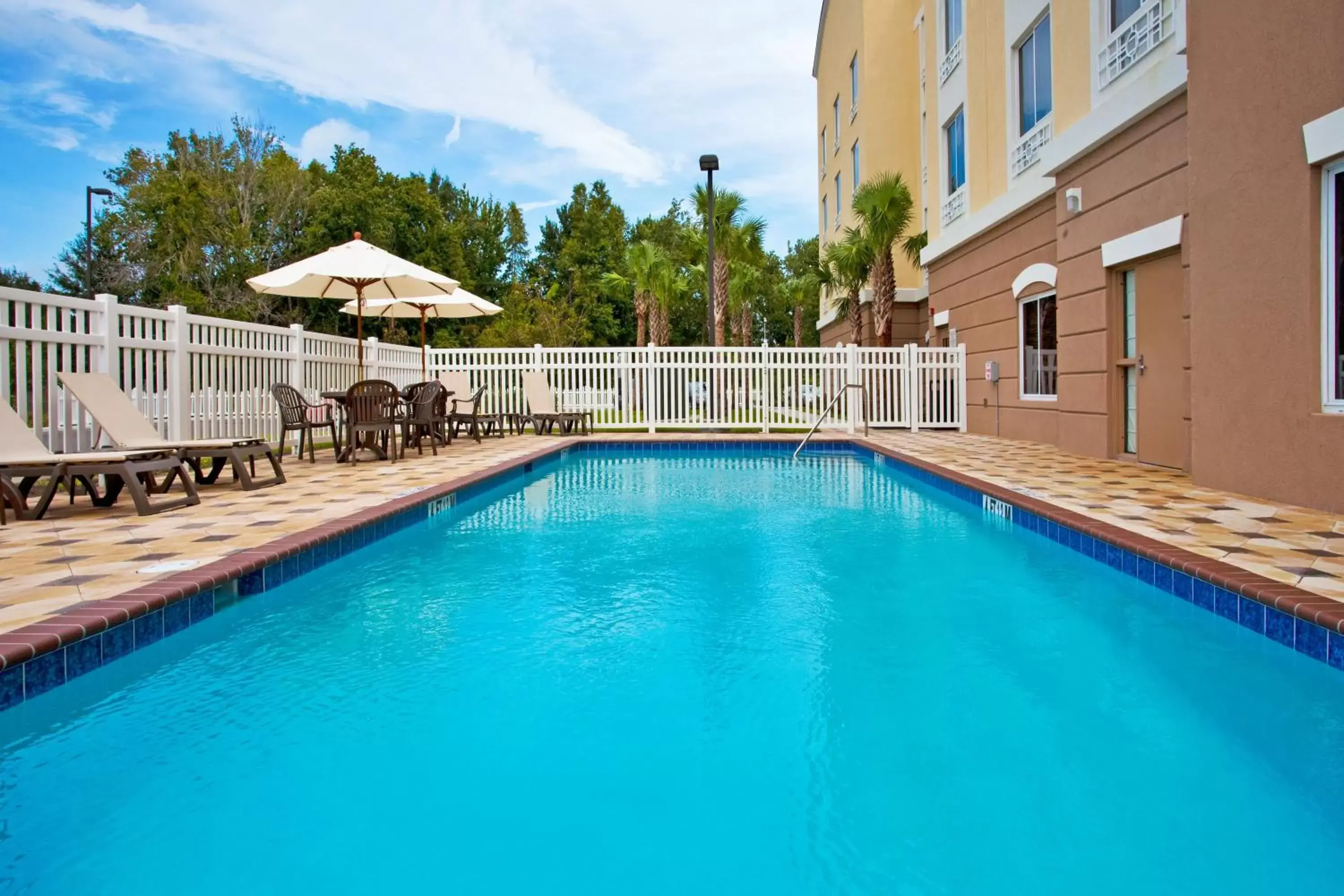 Swimming Pool in Holiday Inn Express Crystal River, an IHG Hotel