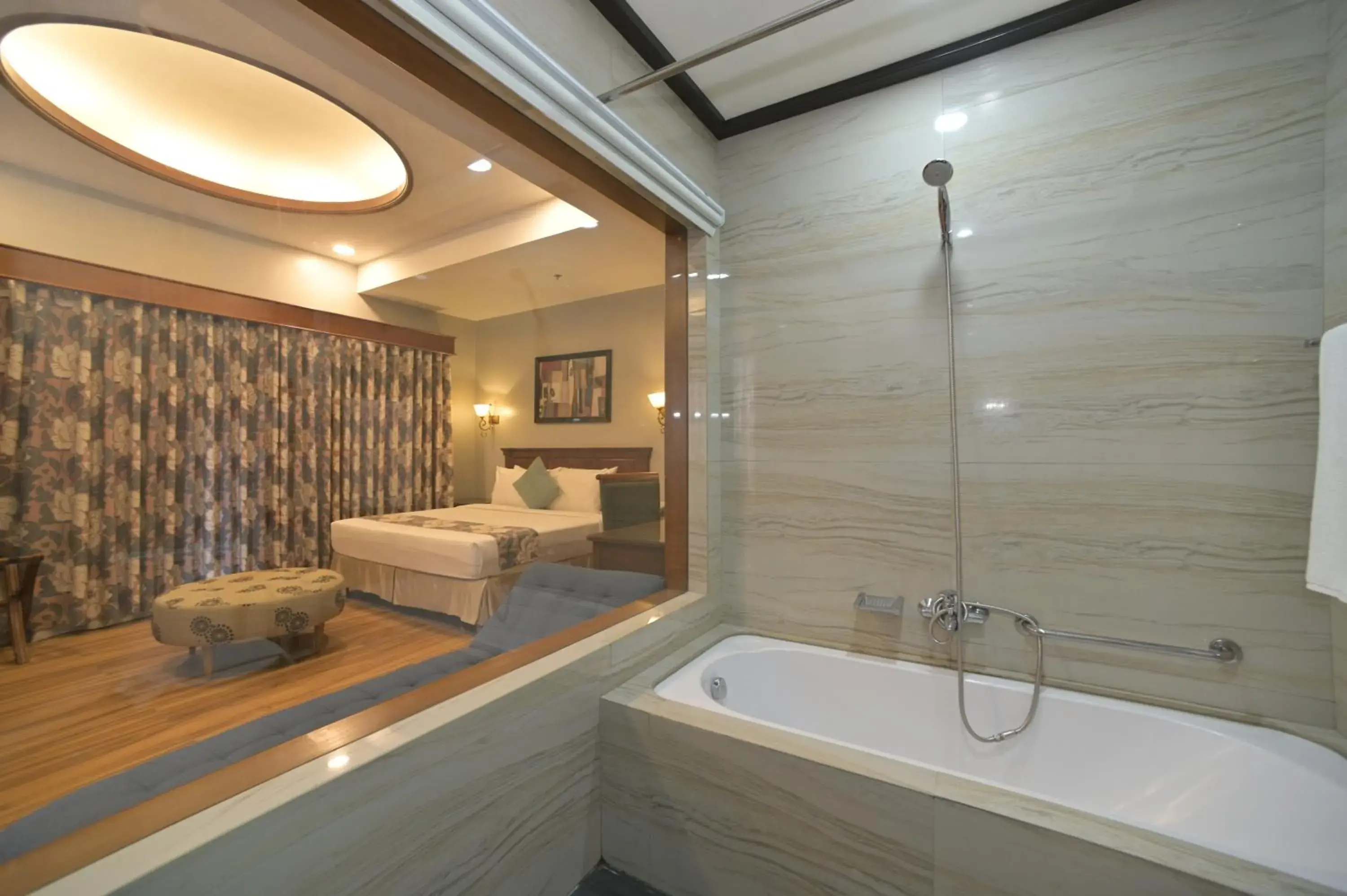 Bathroom in Paragon Hotel And Suites