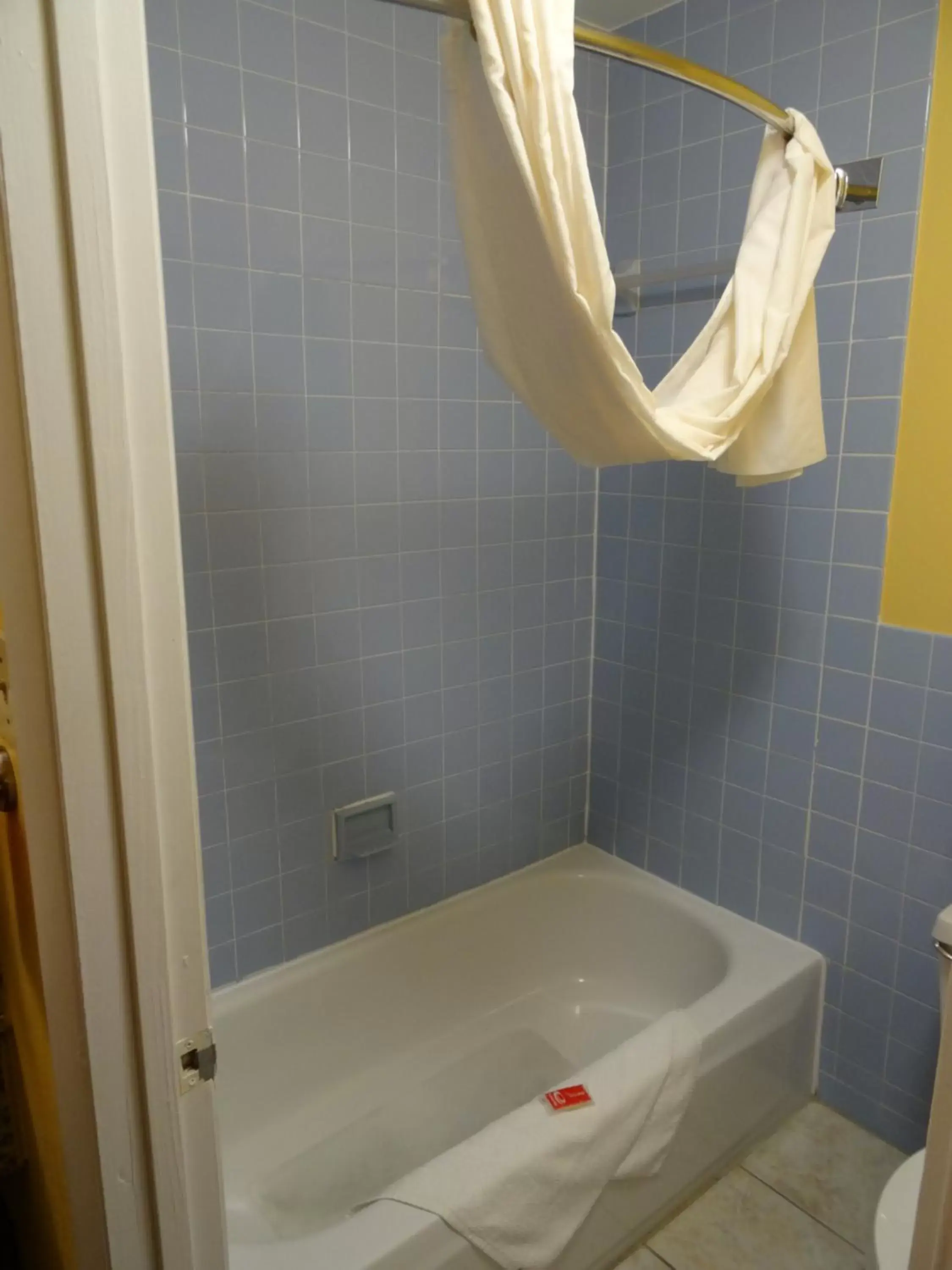 King Room - Non-Smoking in Econo Lodge Fredericksburg near I-95 King Room - Non-Smoking in Econo Lodge Fredericksburg near I-95