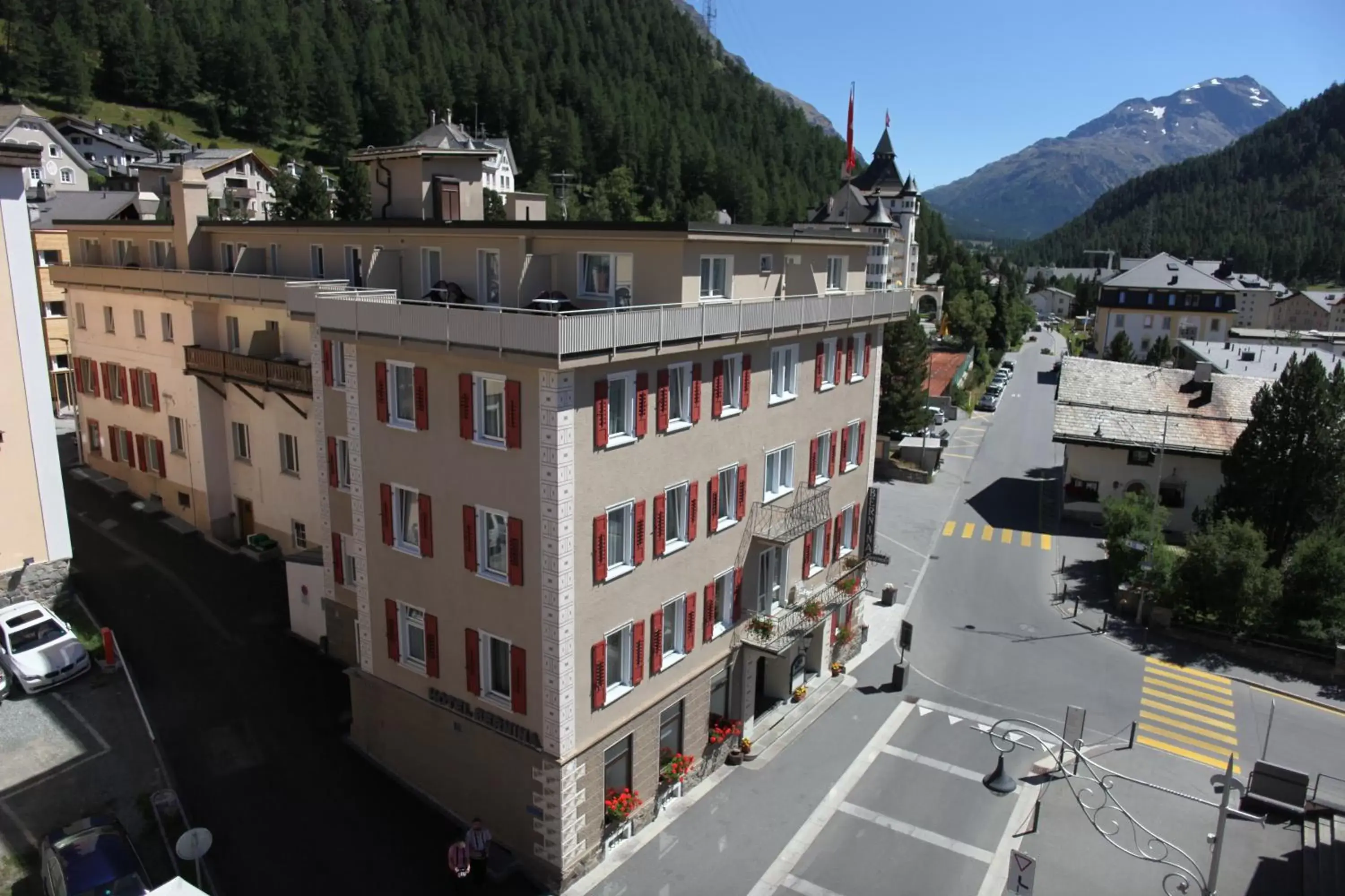 Facade/entrance in Hotel Bernina