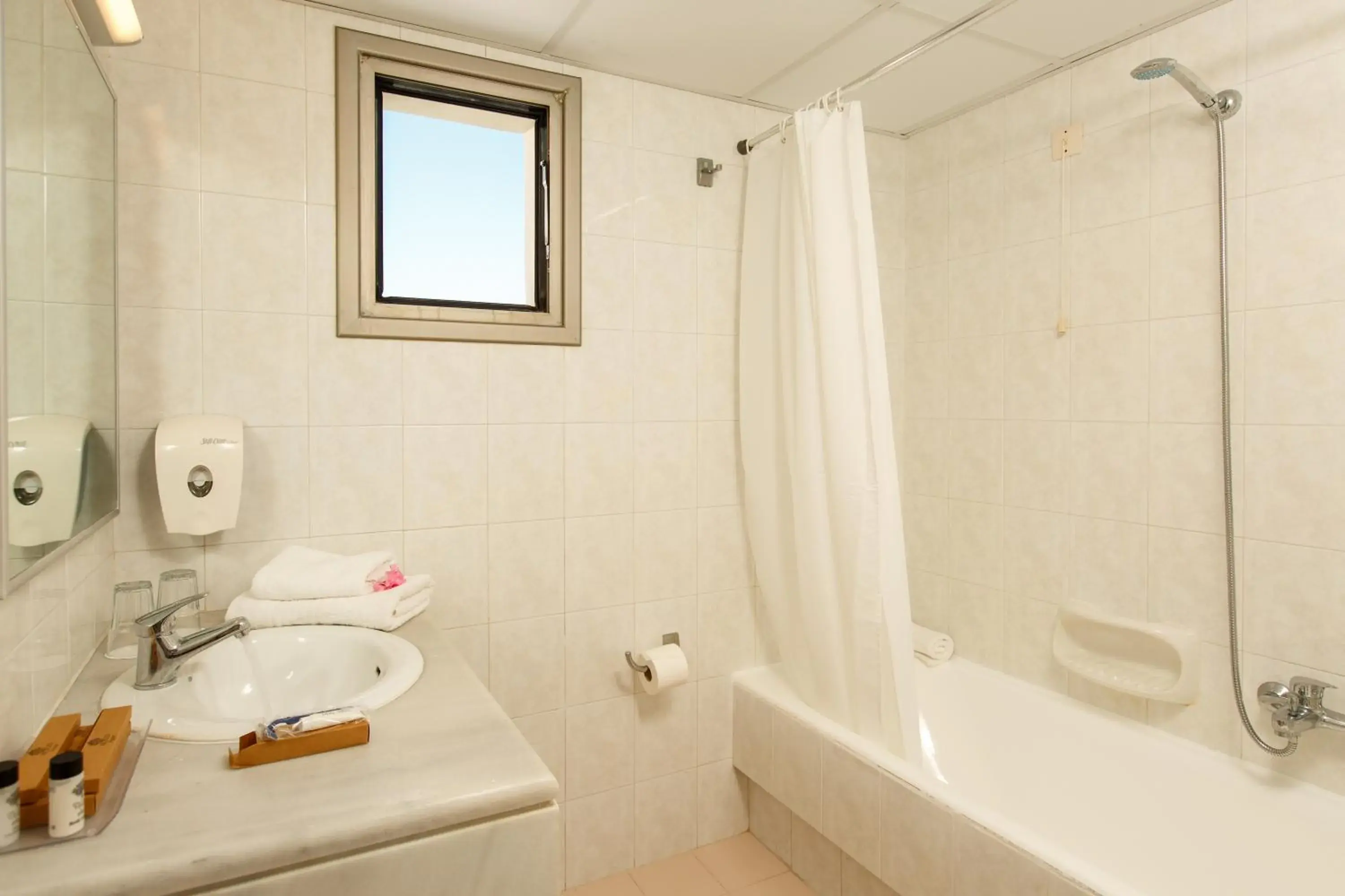 Toilet, Bathroom in Europa Beach Hotel