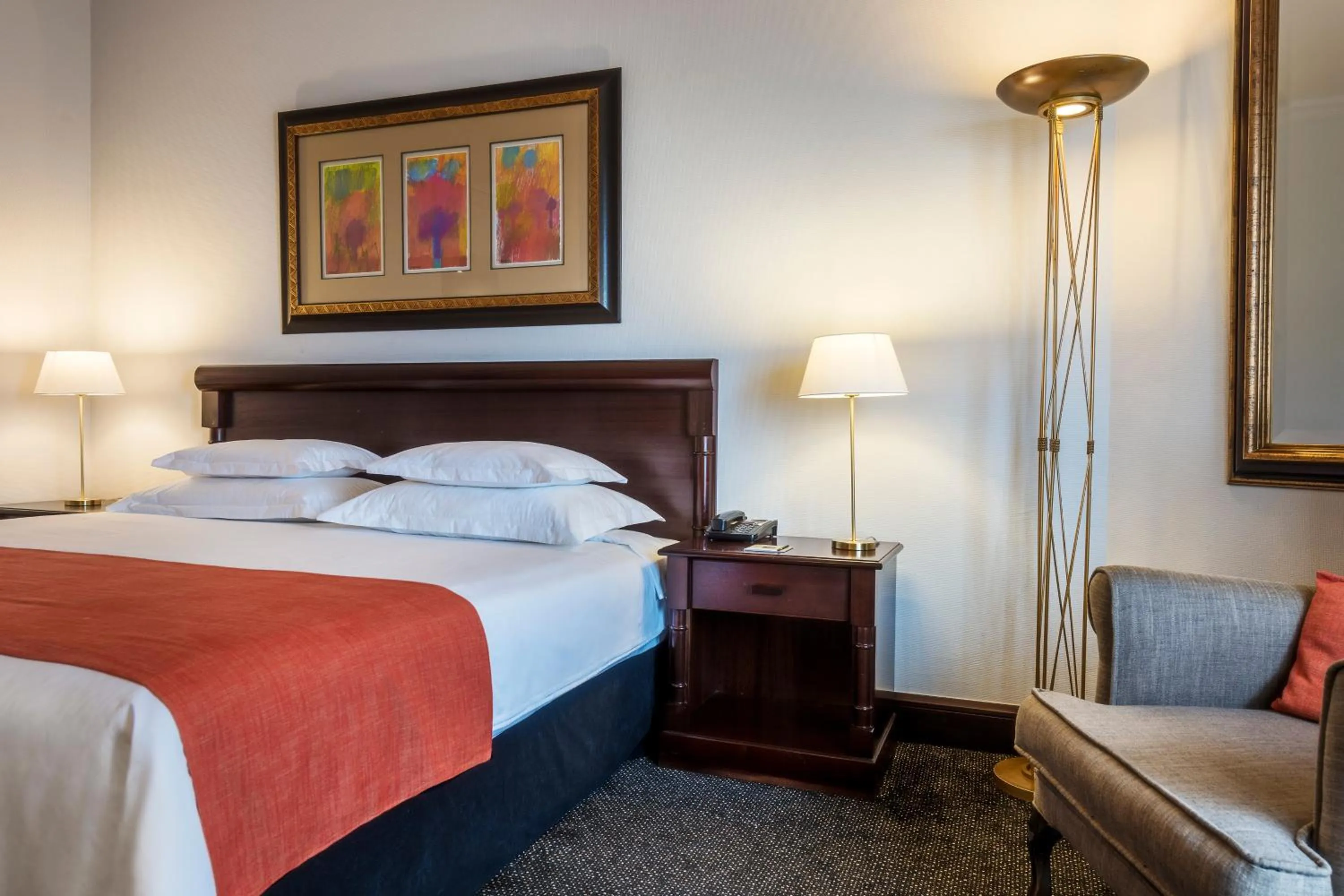 Bedroom, Bed in Hotel Alvalade