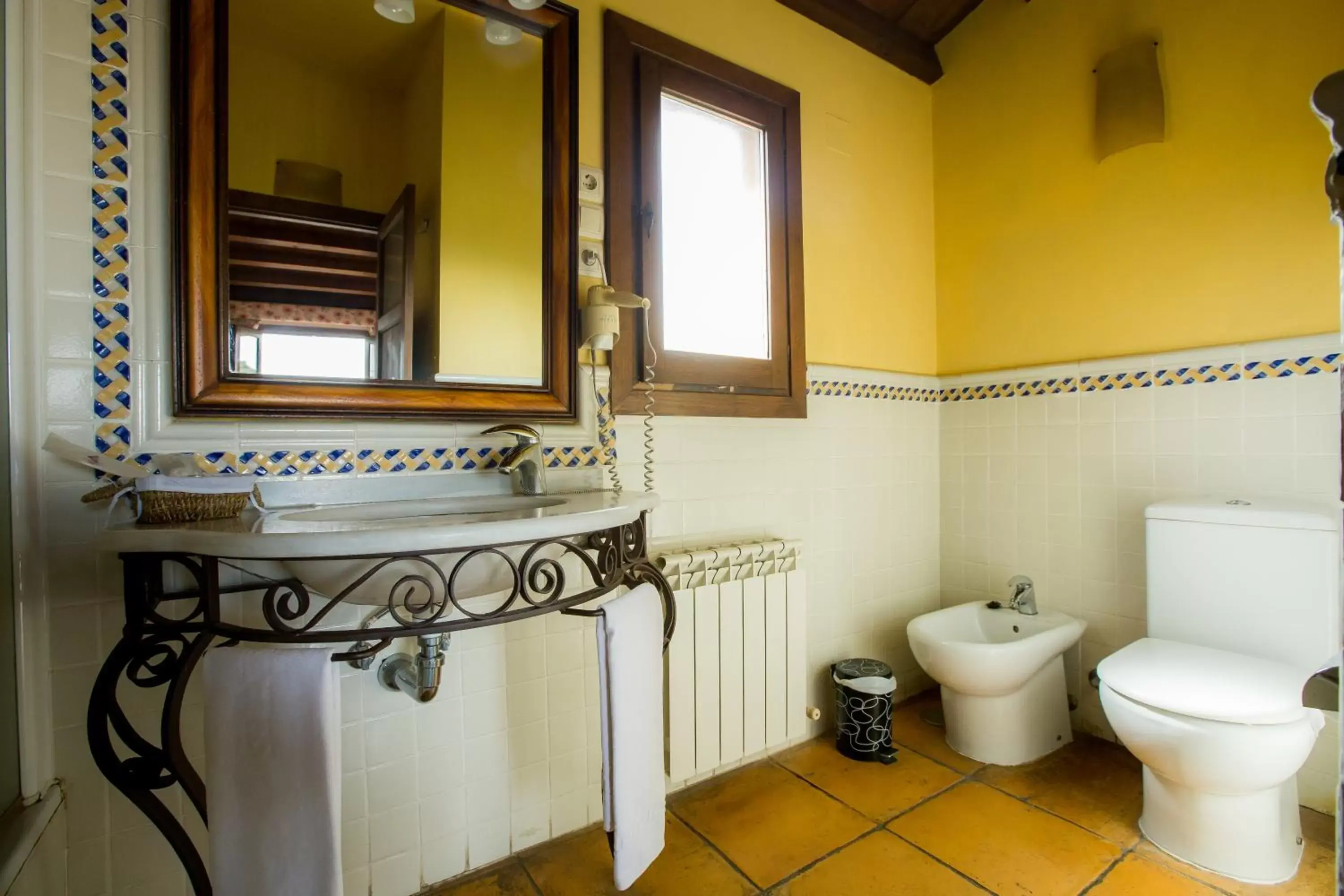 Toilet, Bathroom in Cigarral de Caravantes